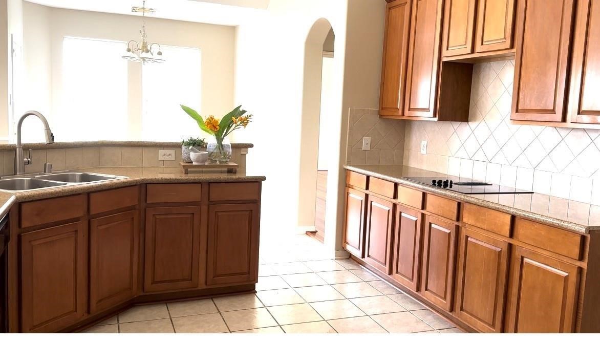 6811 Sable River Court, Missouri City, TX 77459
