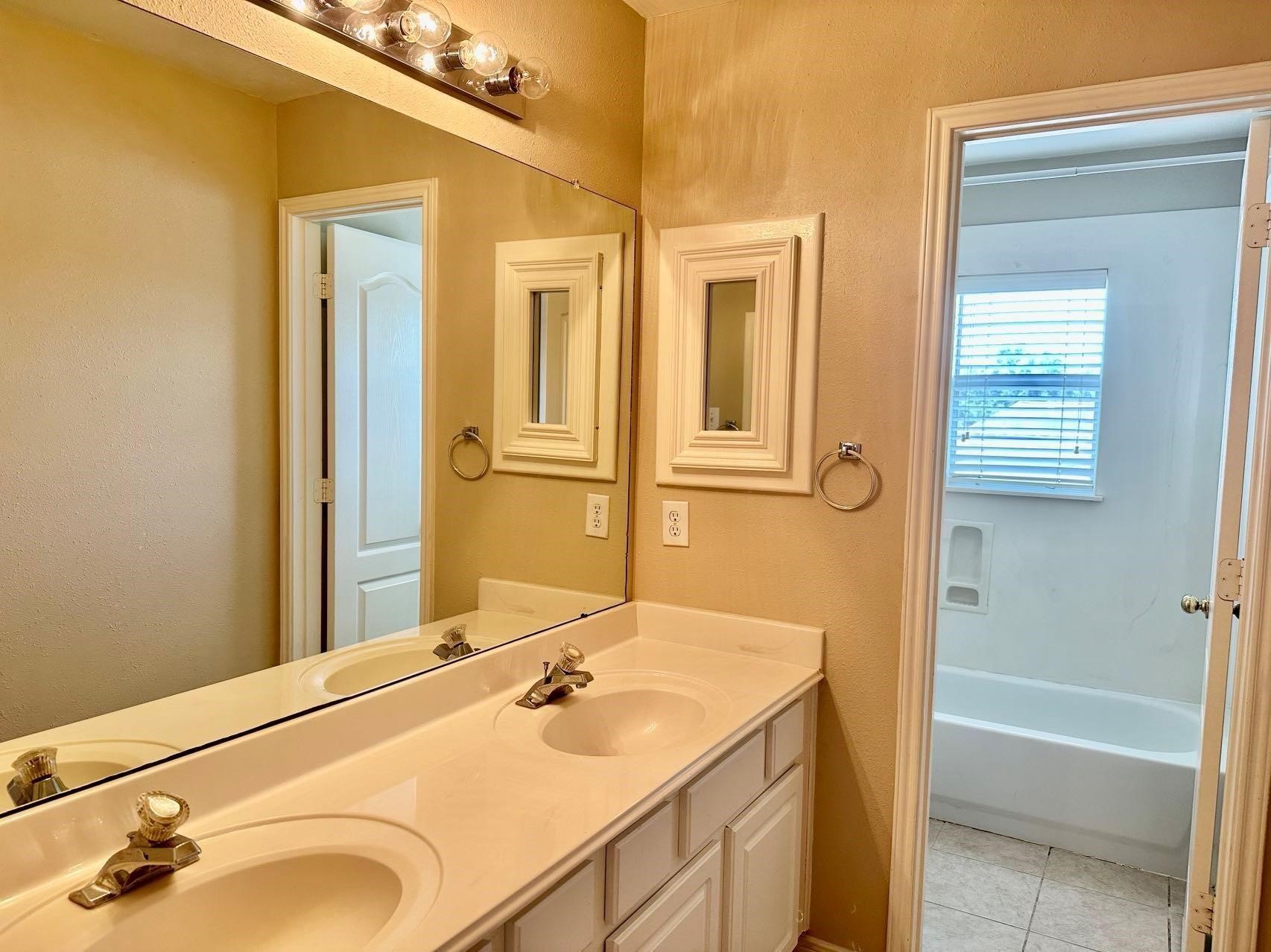 6811 Sable River Court, Missouri City, TX 77459
