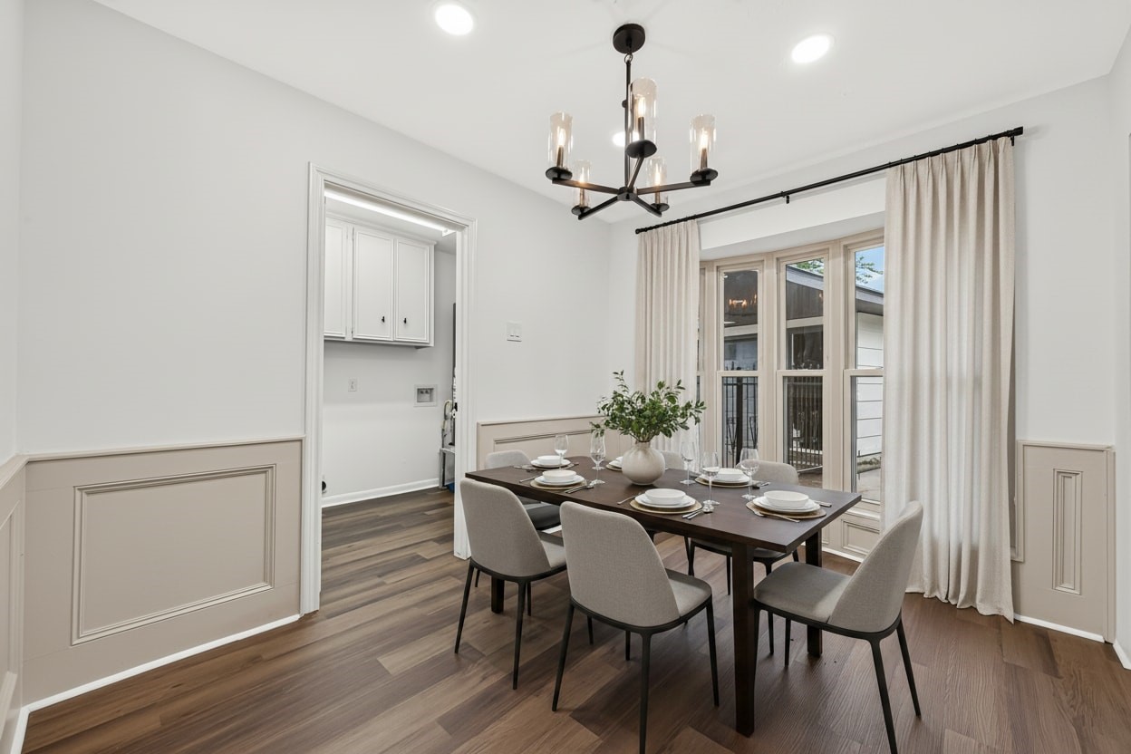 Virtually staged dining area