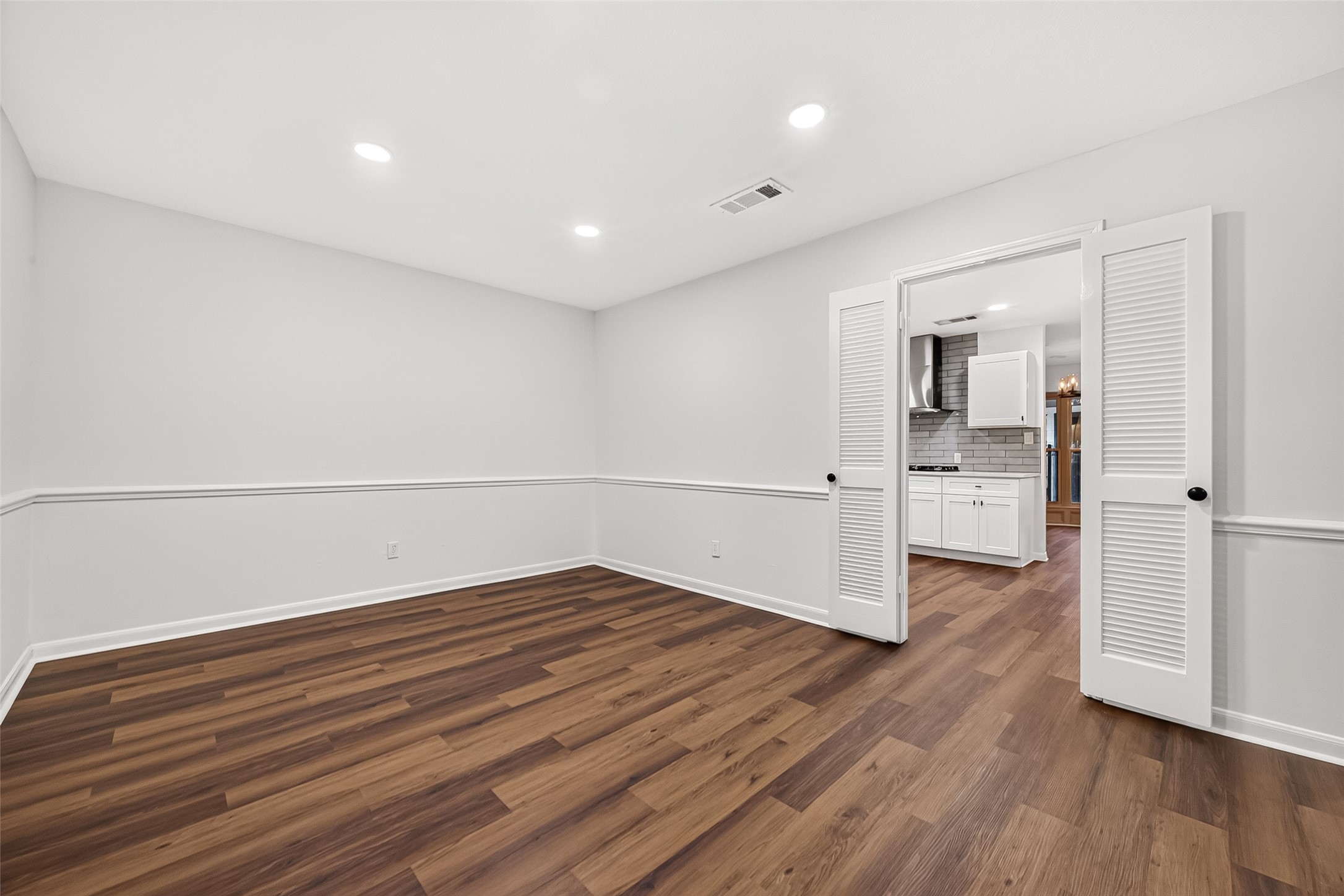 Flex Room- Office/Game Room