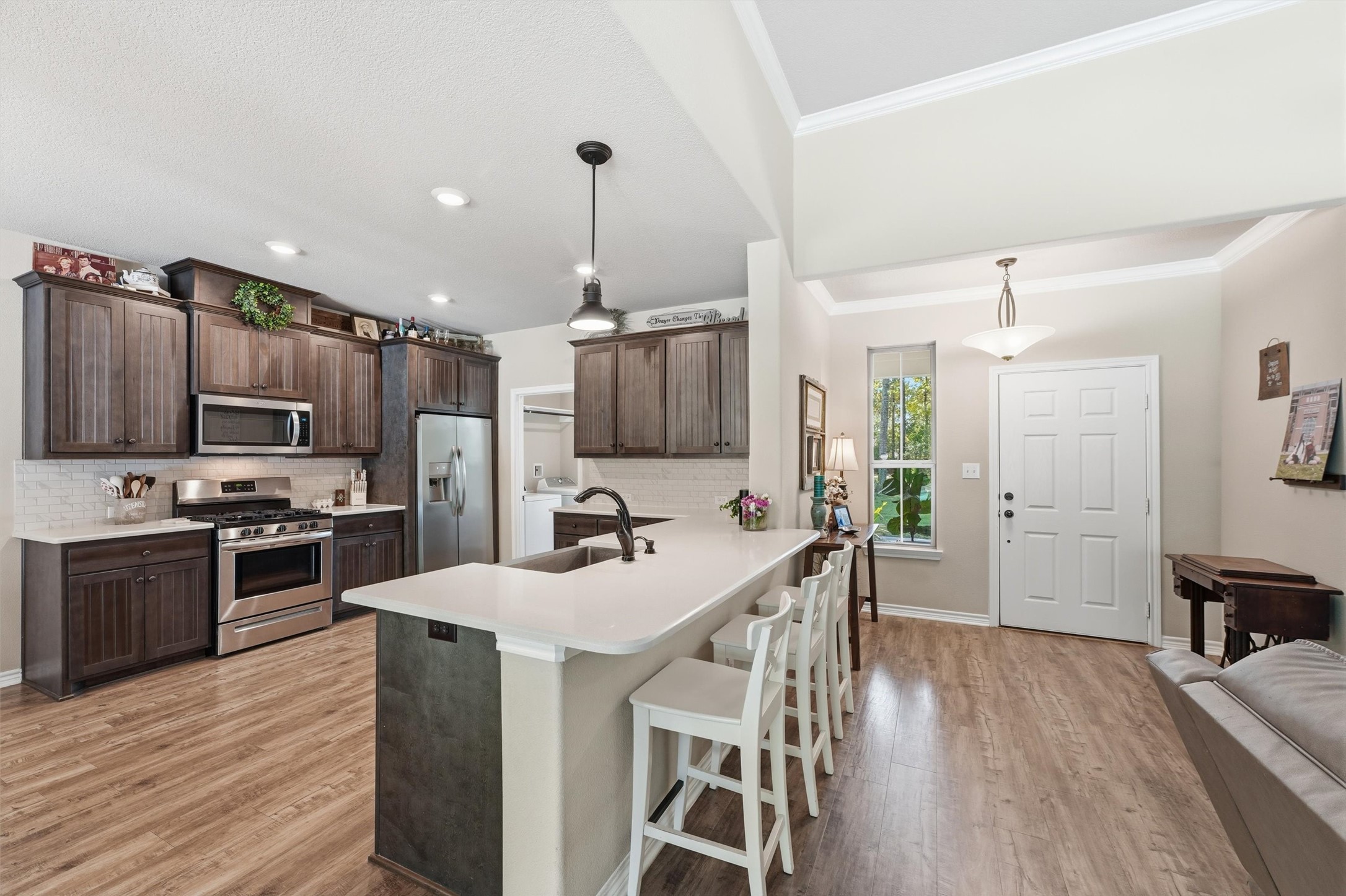Modern, cozy and stylish all rolled into one.