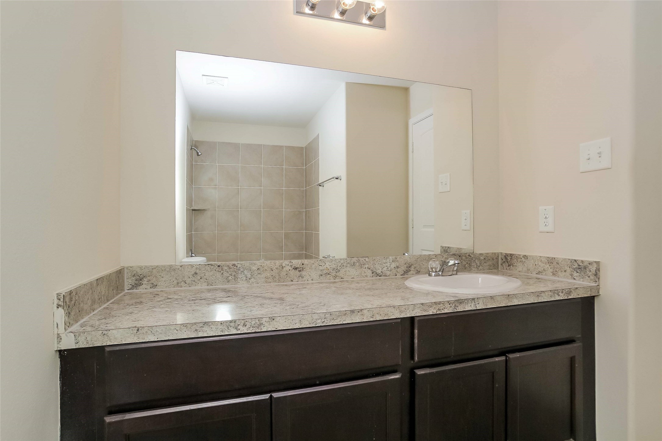Photos may be representative of the floor plan and not the exact home. Finishes, layout, and features of the actual property for lease may vary. Photos may be representative of the floor plan and not the exact home. Finishes, layout, and features of the actual property for lease may vary.