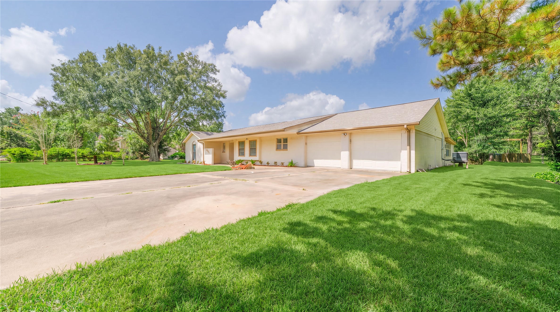 3304 Bruce Hall Road, Santa Fe, TX 77510 3304 Bruce Hall Road, Santa Fe, TX 77510