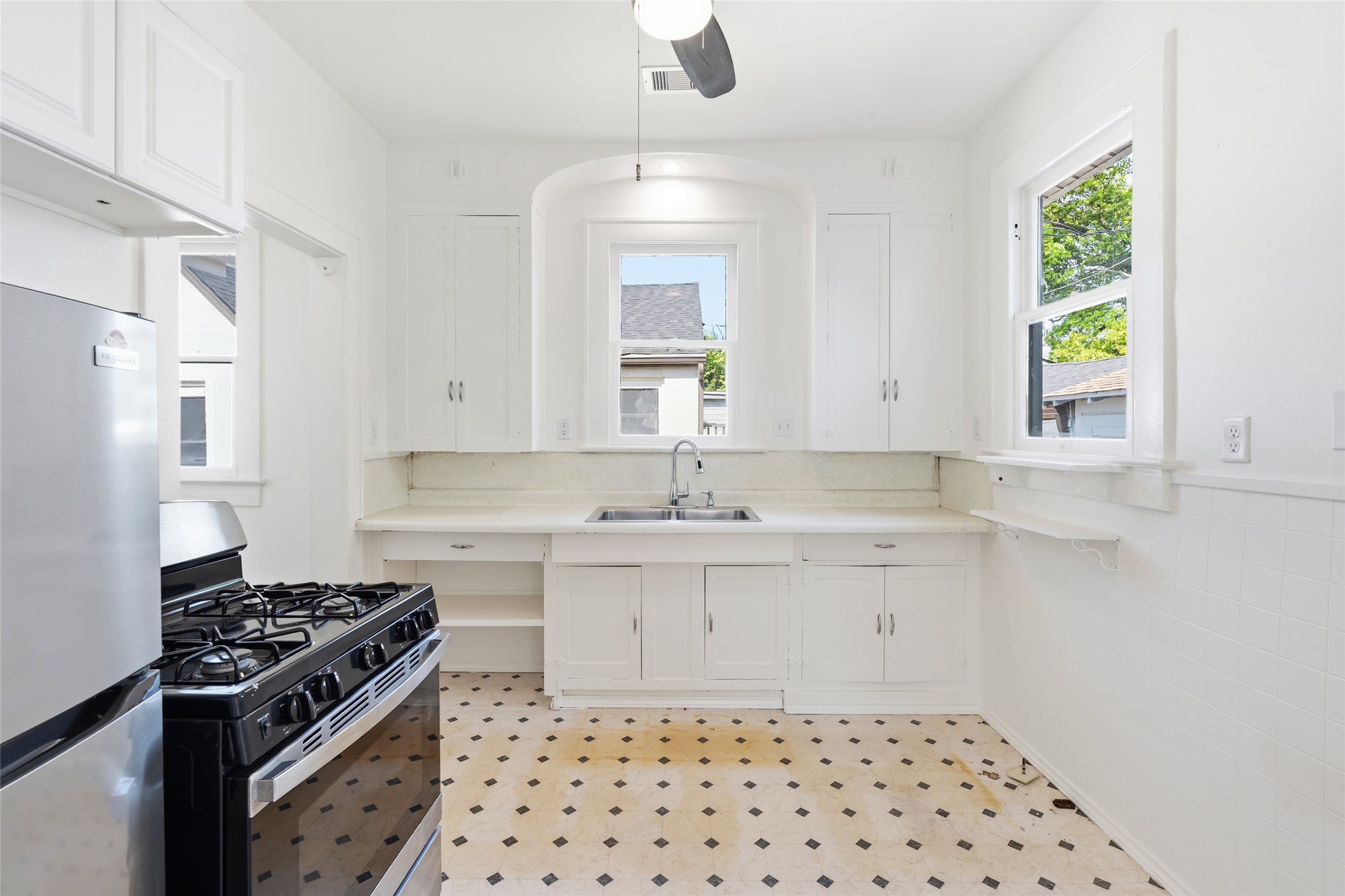 4307 Avenue Q 1/2, Galveston, TX 77550