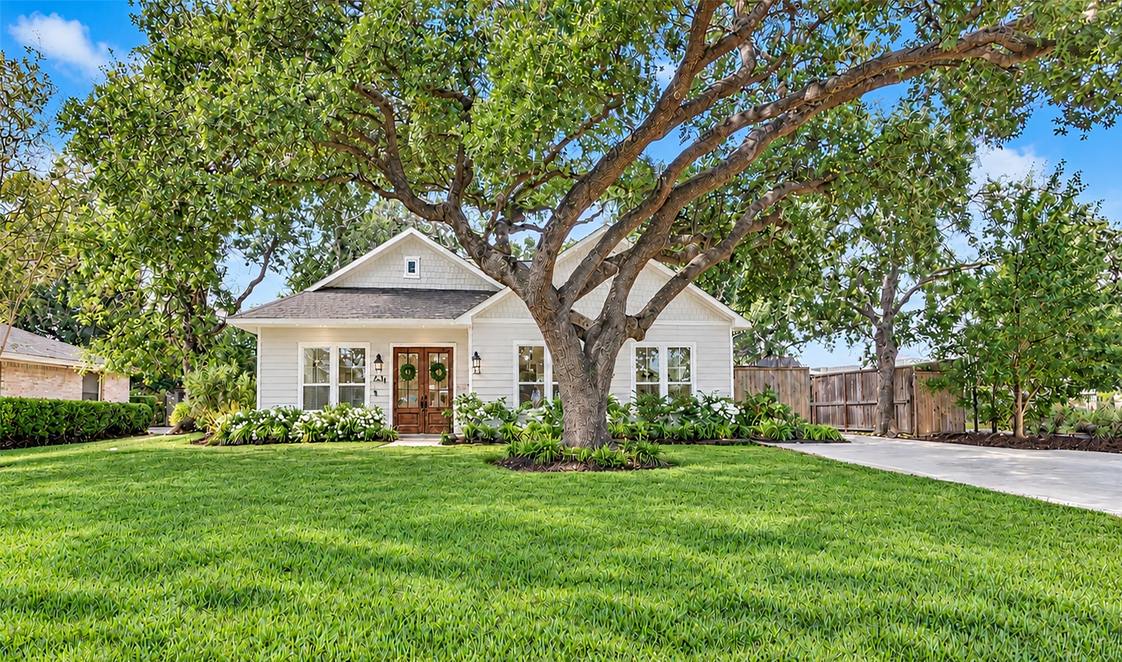Beautifully updated inside and out, this 4/3/2 offers open living spaces, a gorgeous island kitchen, two primary suites and stylish finishes throughout. Outside, enjoy a private patio, covered entertaining area, gated driveway and lush backyard with towering shade trees. With thoughtful updates, room to breathe and a fantastic Garden Oaks location, this is a place you'll love calling home! Beautifully updated inside and out, this 4/3/2 offers open living spaces, a gorgeous island kitchen, two primary suites and stylish finishes throughout. Outside, enjoy a private patio, covered entertaining area, gated driveway and lush backyard with towering shade trees. With thoughtful updates, room to breathe and a fantastic Garden Oaks location, this is a place you'll love calling home!