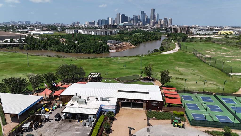 East River 9 Golf and pickleball