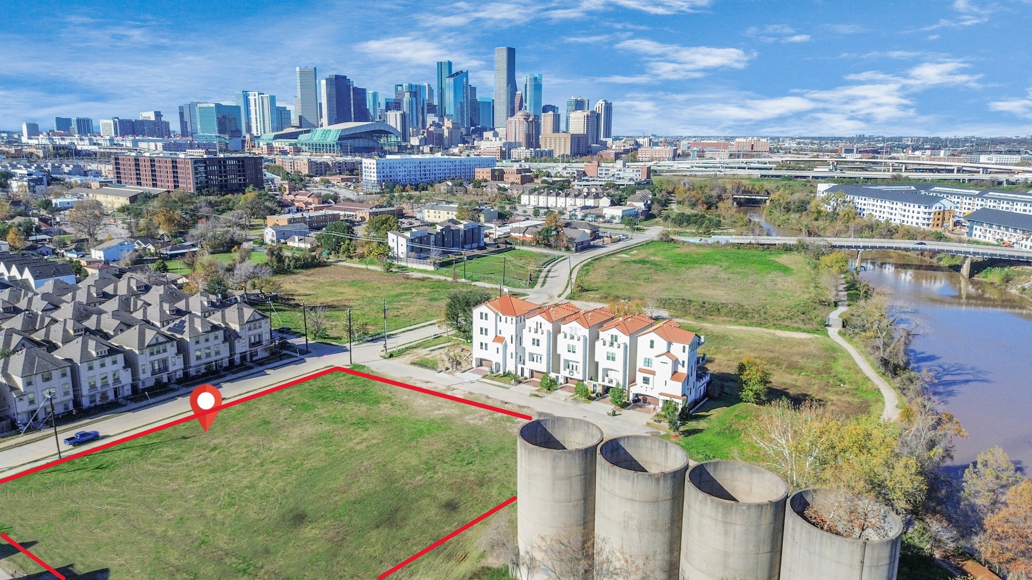 Discover your dream home in the new section 2, where you can enjoy direct access to Buffalo Bayou trails and breathtaking downtown views, nestled next to the iconic Buffalo Bayou Park Silos.