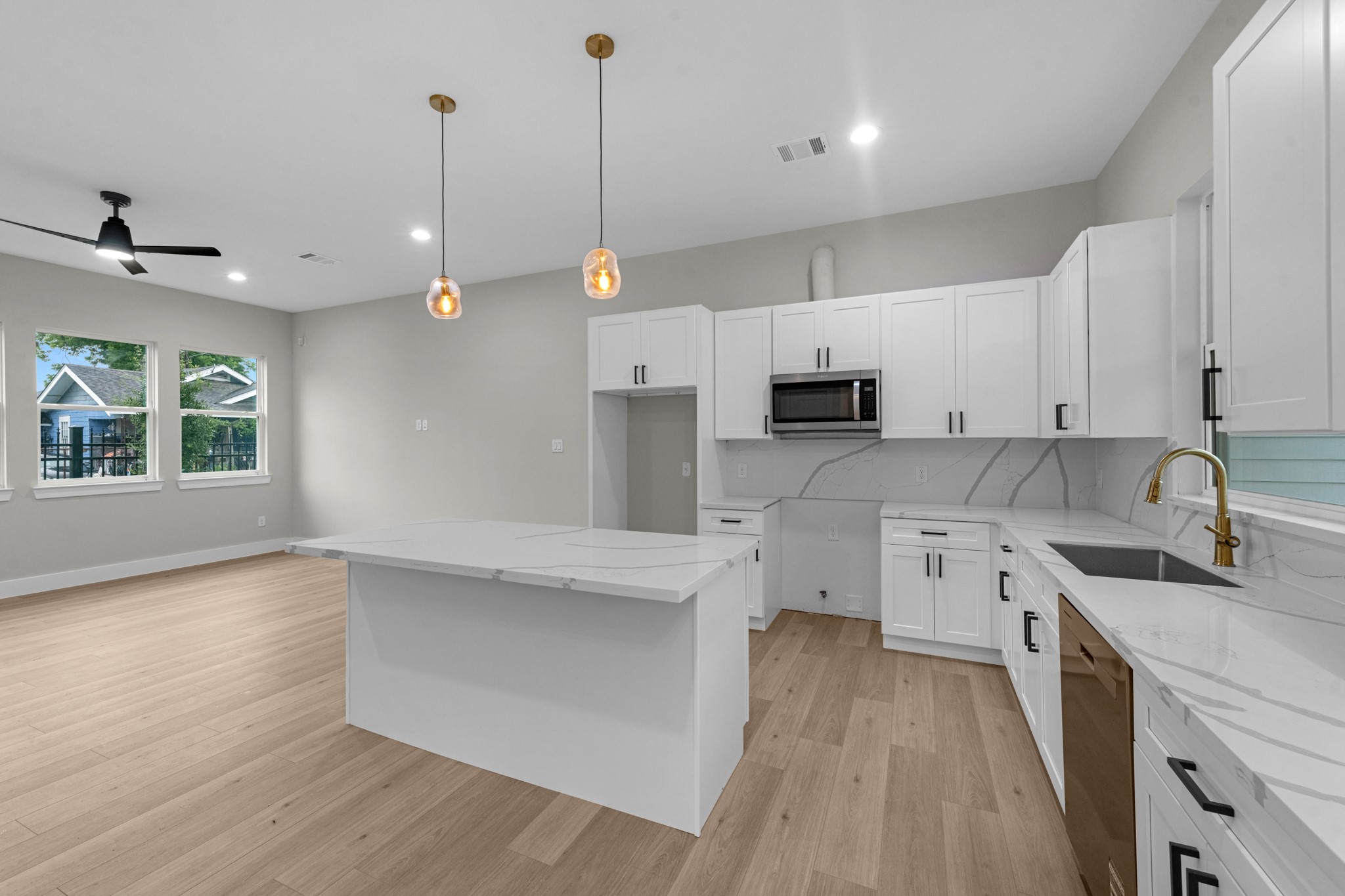 2348 Delafield Street, Houston, TX 77023 2348 Delafield Street, Houston, TX 77023