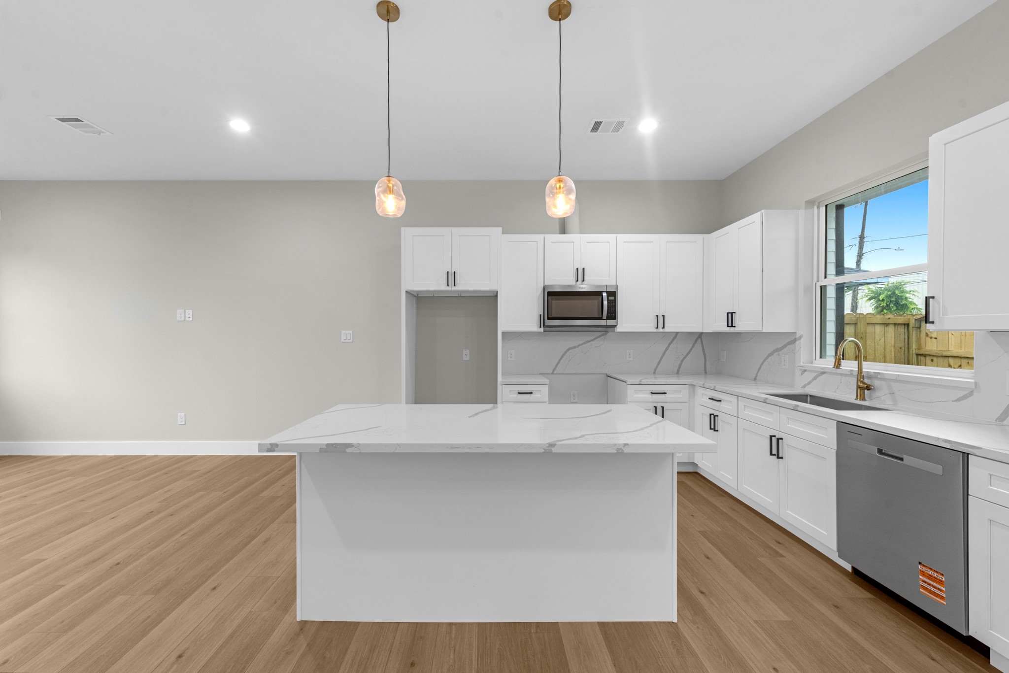 2348 Delafield Street, Houston, TX 77023 2348 Delafield Street, Houston, TX 77023