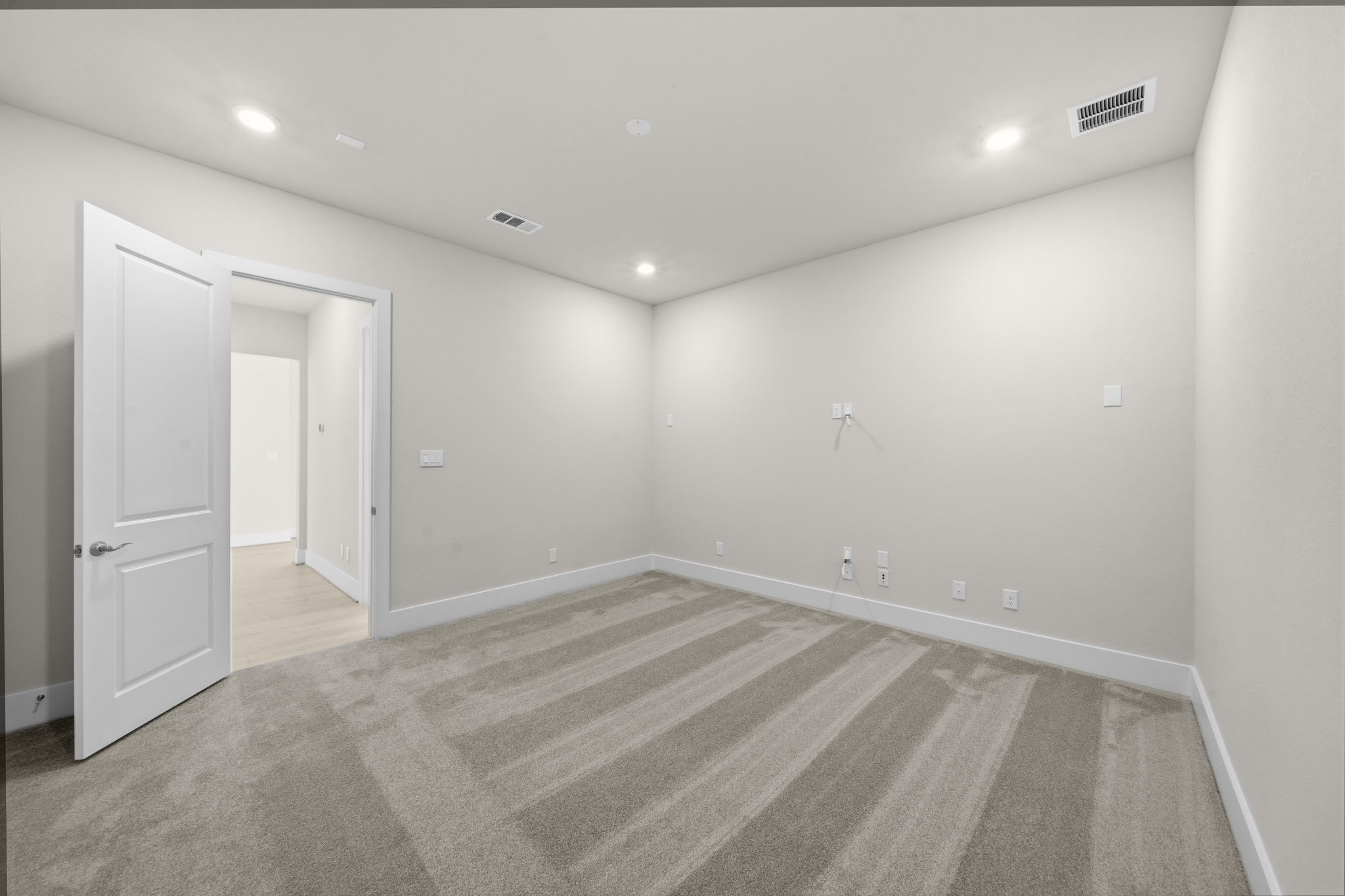 2010 Pine Woodland Lane, Manvel, TX 77583