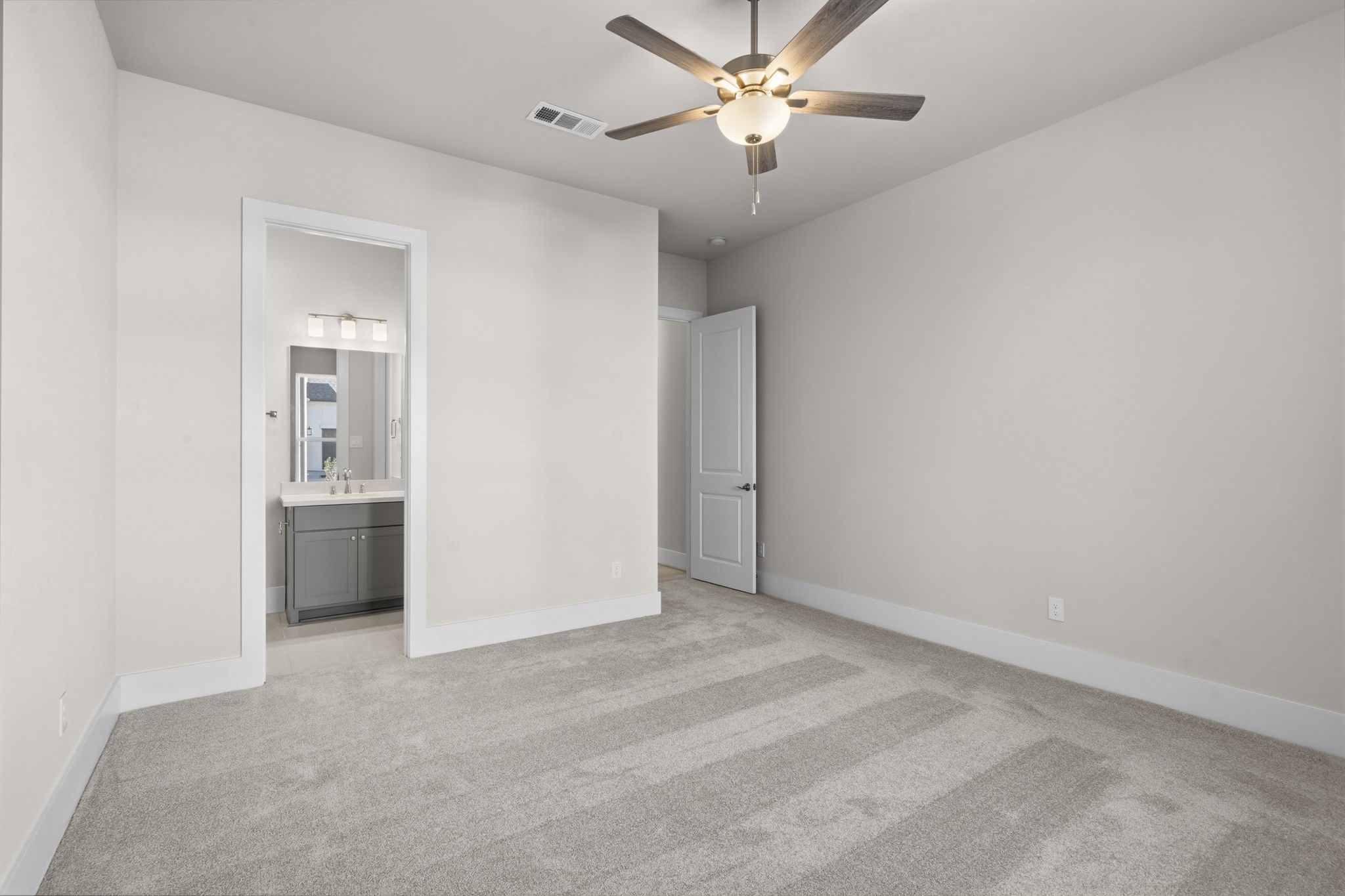 2010 Pine Woodland Lane, Manvel, TX 77583