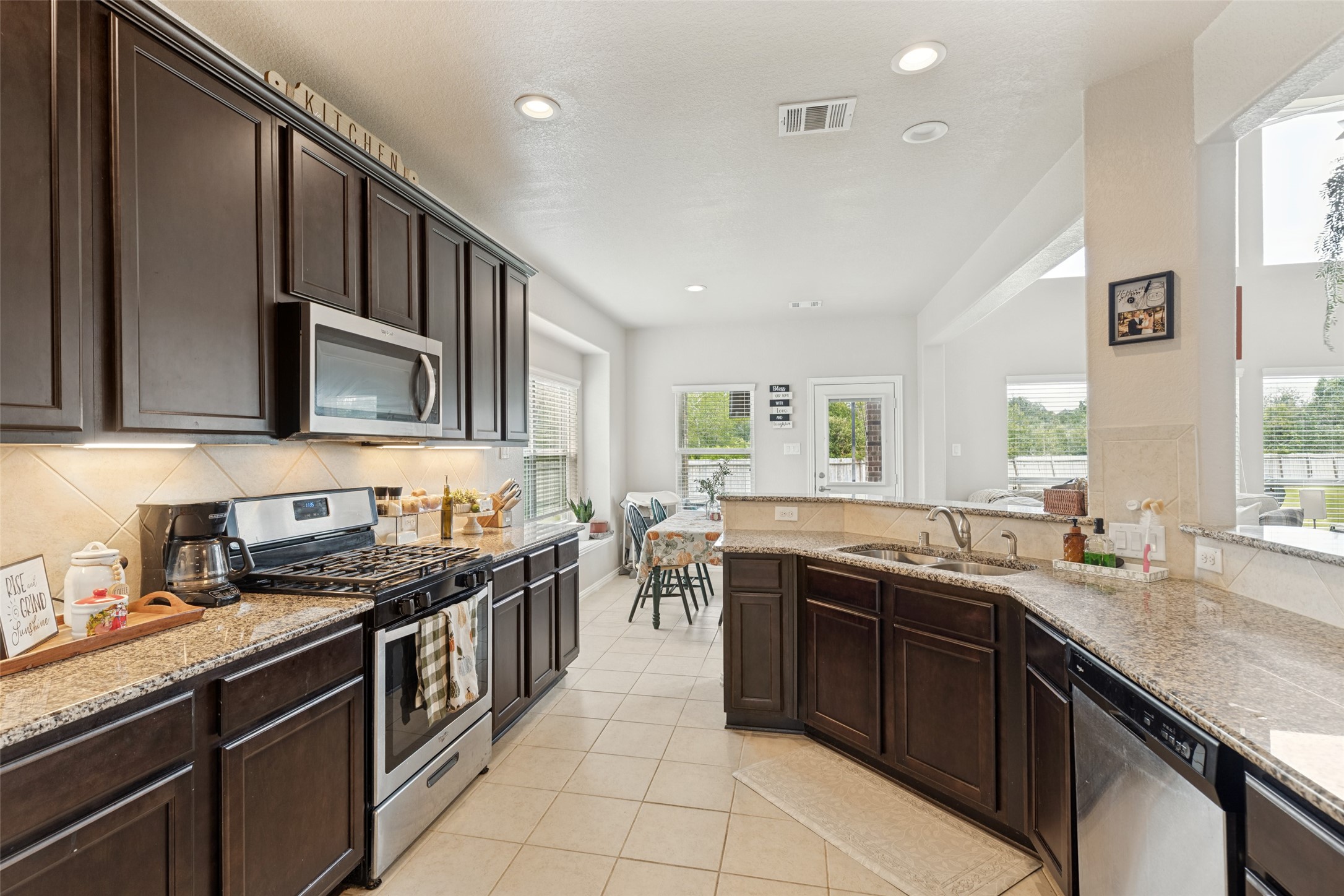 337 Burgundy Drive, Alvin, TX 77511