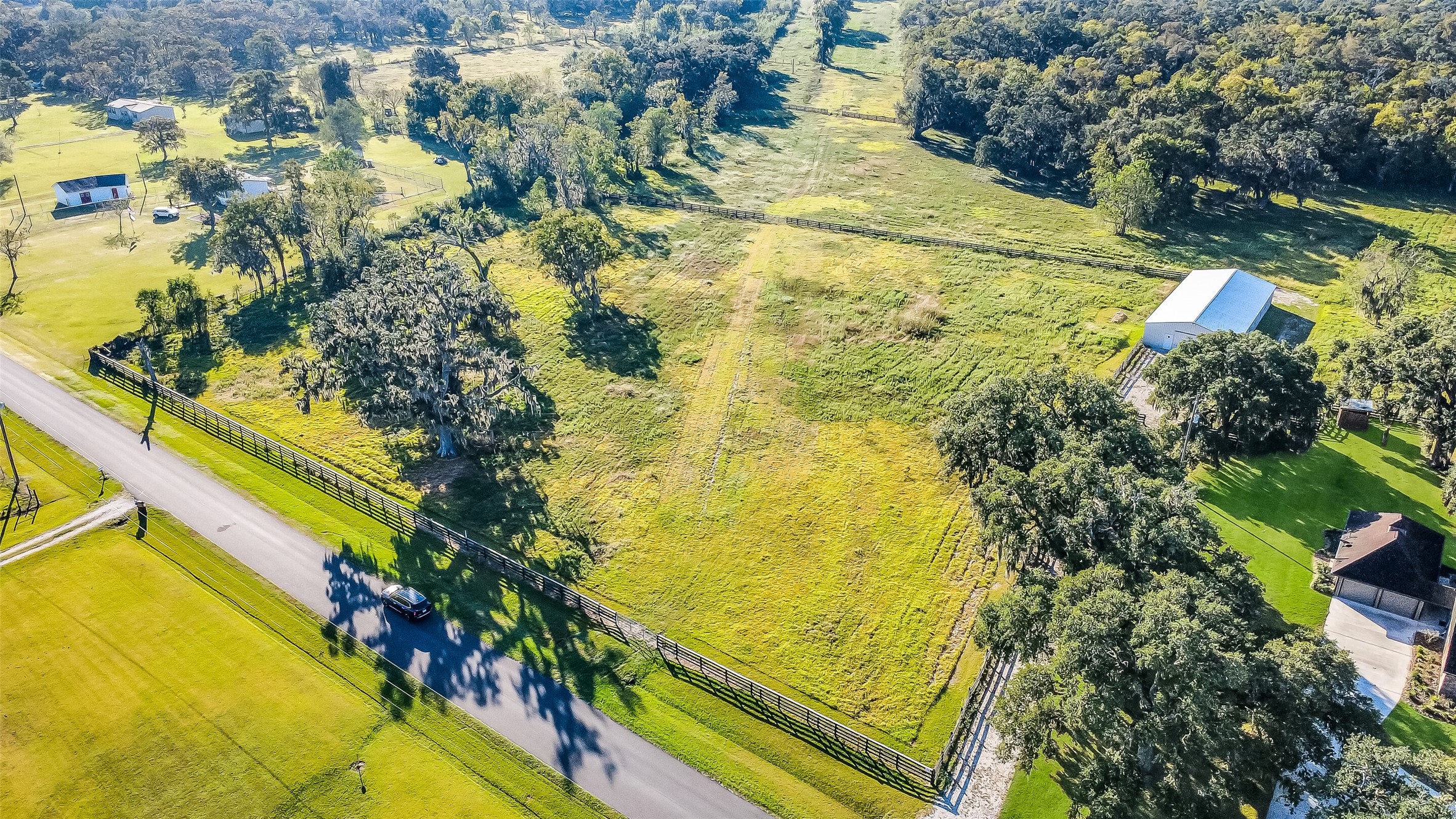 5685 County Road 823, West Columbia, TX 77486