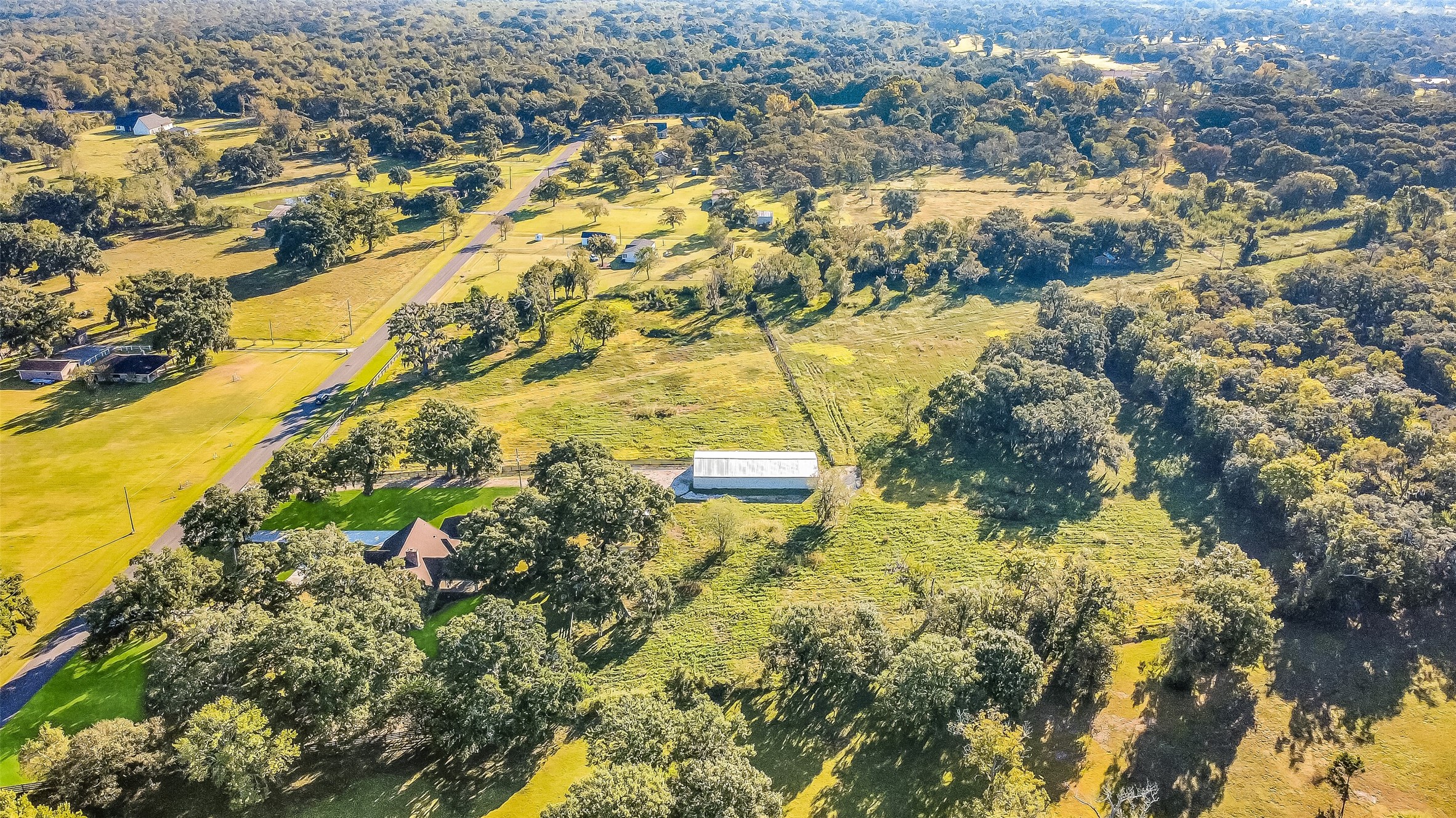 5685 County Road 823, West Columbia, TX 77486