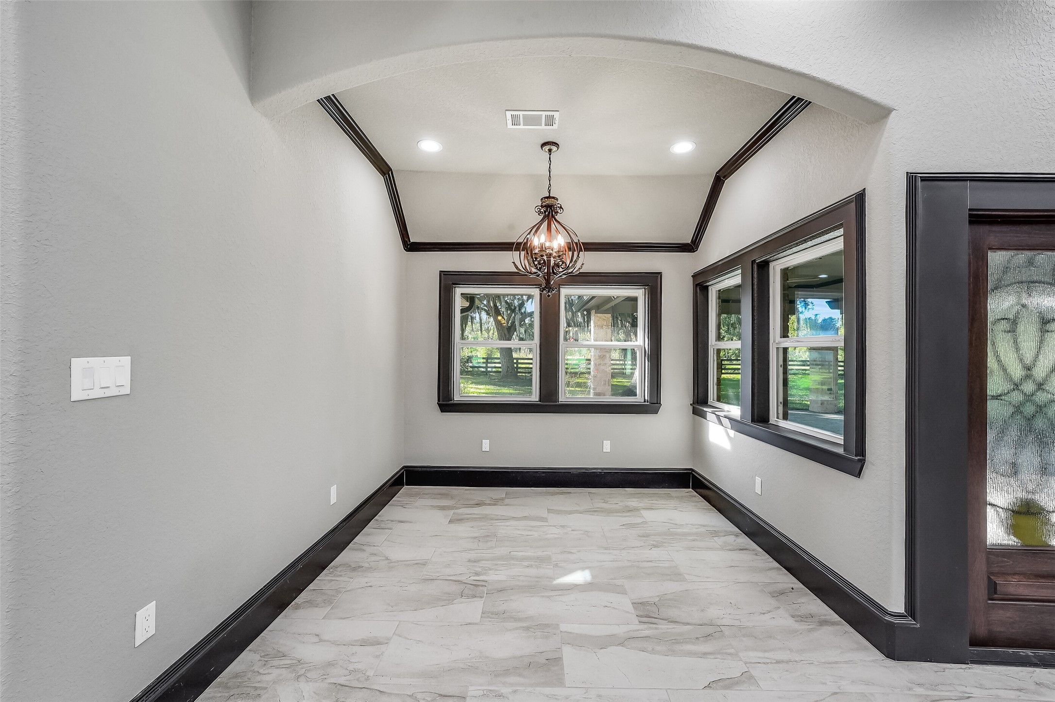 5685 County Road 823, West Columbia, TX 77486