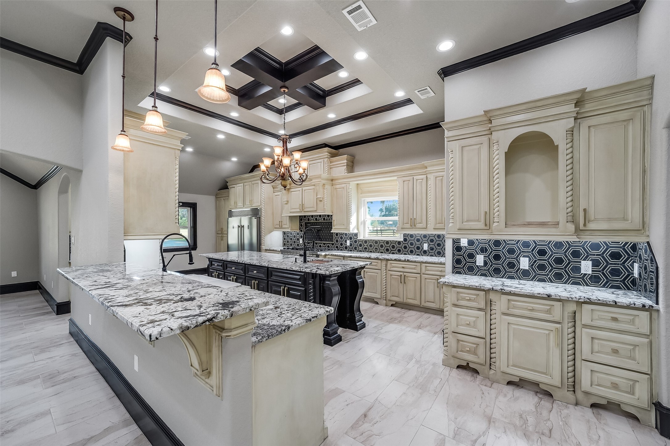5685 County Road 823, West Columbia, TX 77486