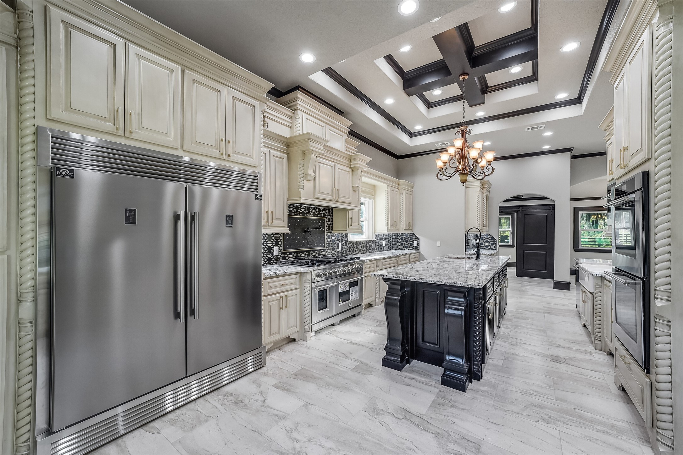 5685 County Road 823, West Columbia, TX 77486