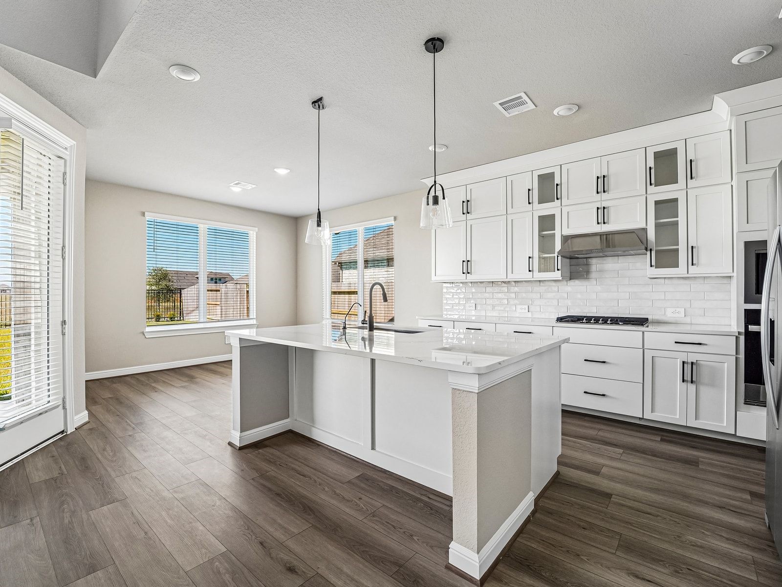 5232 Autumn Hills Trail, Pearland, TX 77584 5232 Autumn Hills Trail, Pearland, TX 77584