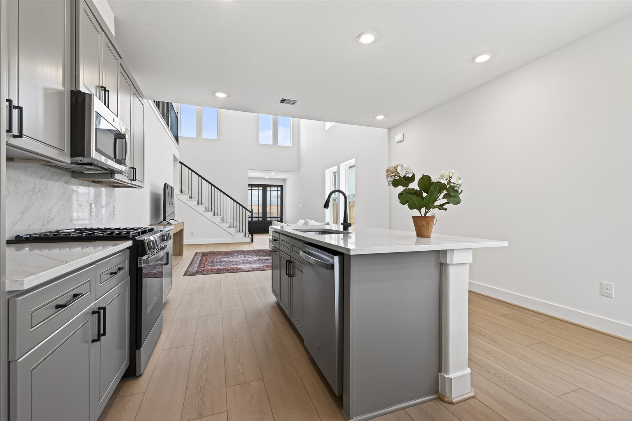 4333 Avron Drive, Stafford, TX 77477