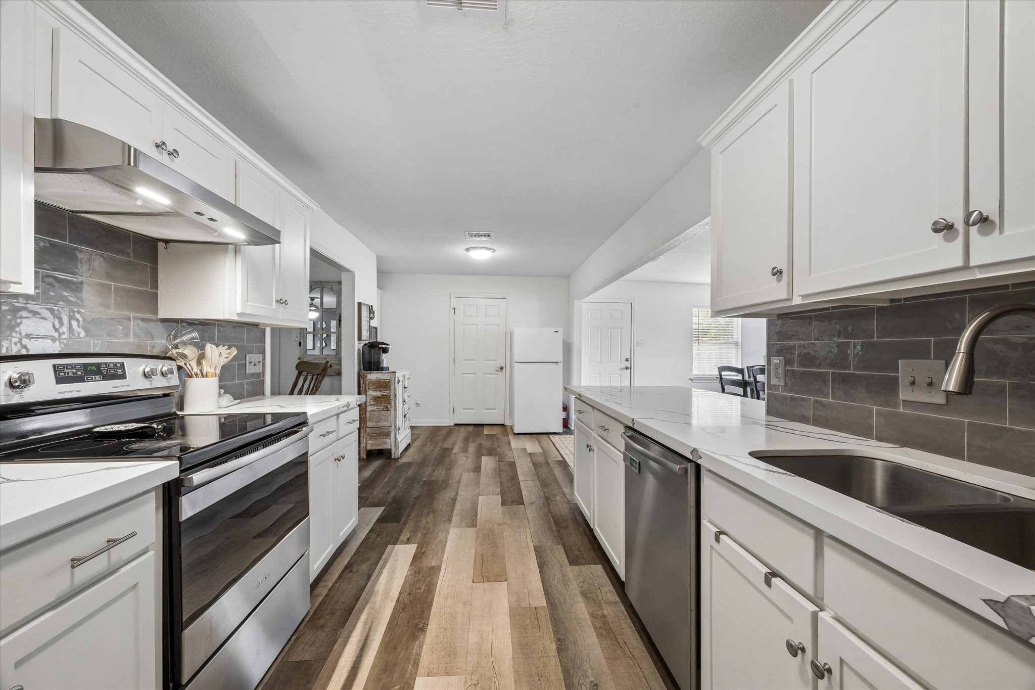 Fully updated kitchen with quartz countertops.