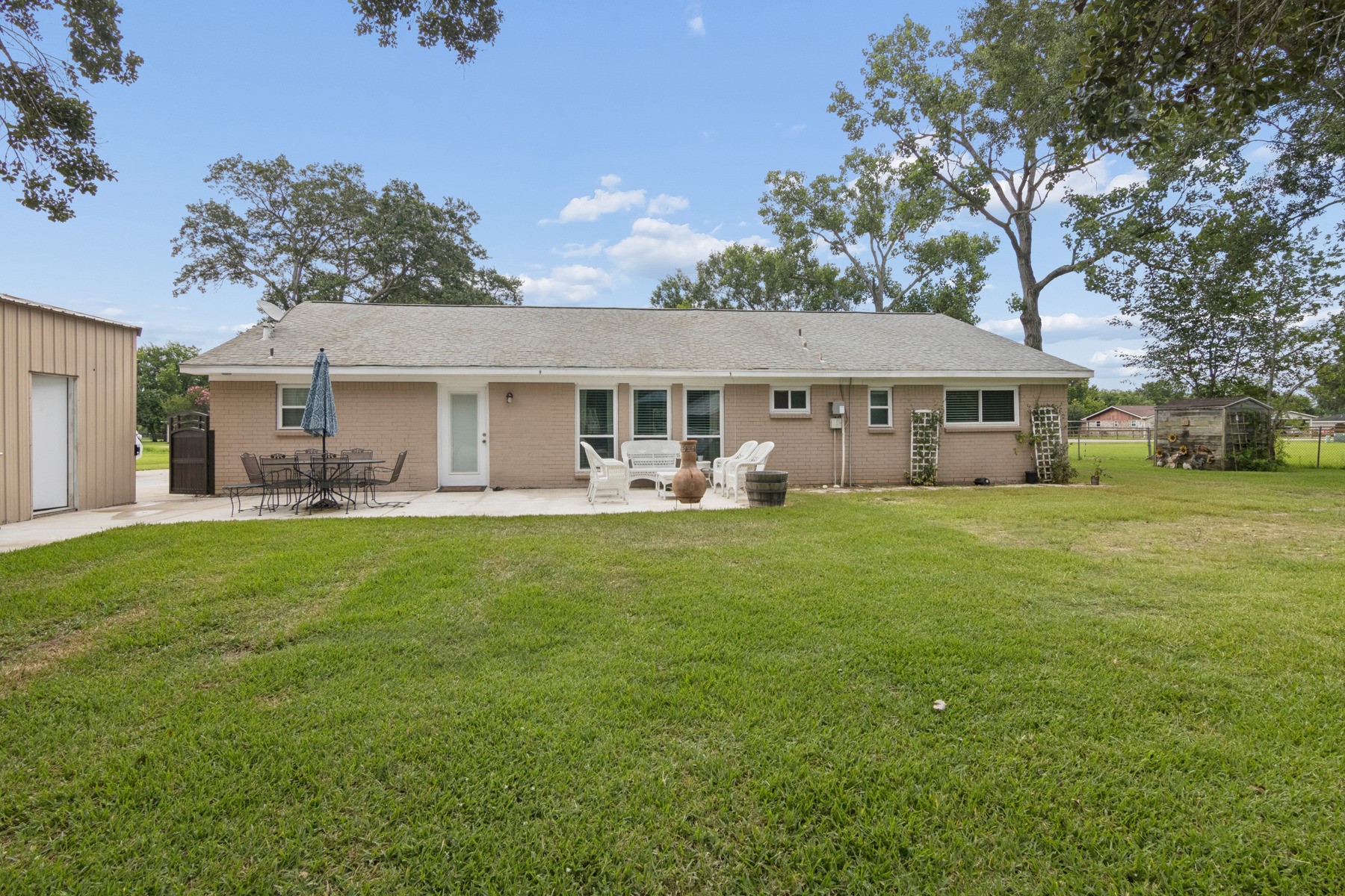 2865 County Road 936a, Alvin, TX 77511