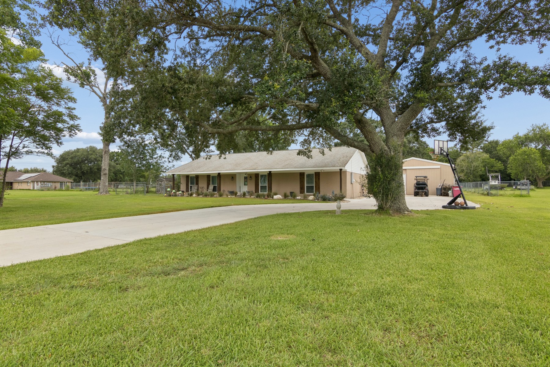 2865 County Road 936a, Alvin, TX 77511