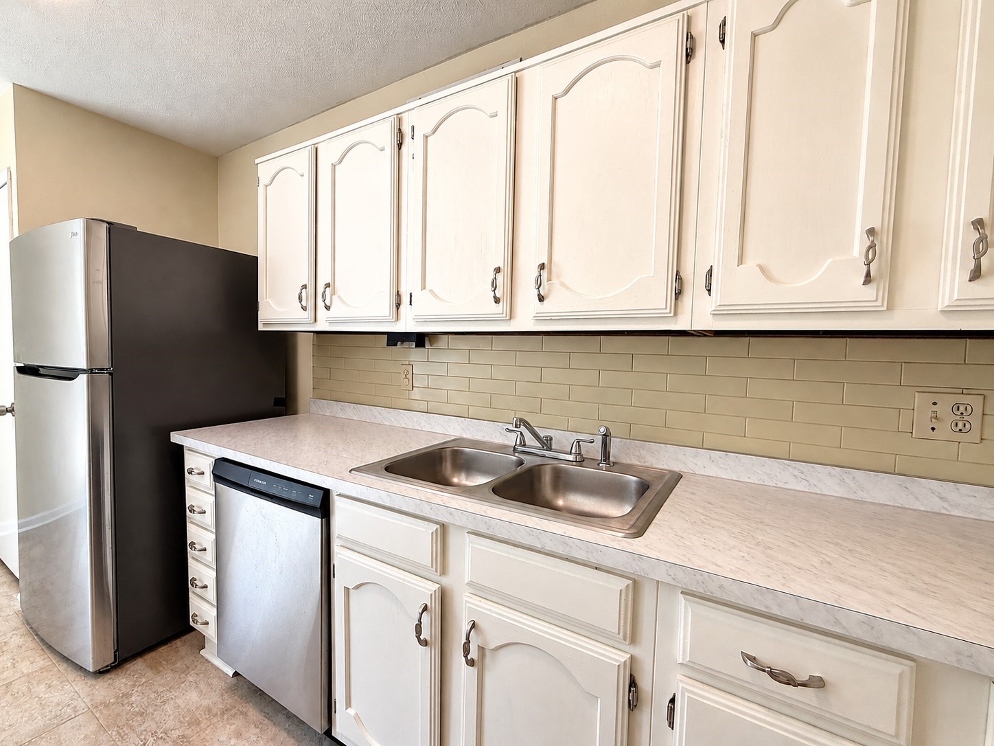 7526 Goldfinch Drive, Humble, TX 77396