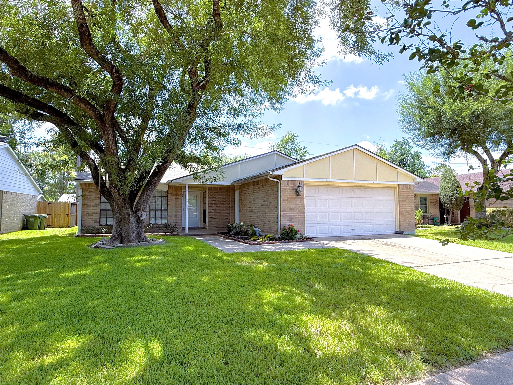 Welcome to 7526 Goldfinch Dr. in Humble Welcome to 7526 Goldfinch Dr. in Humble