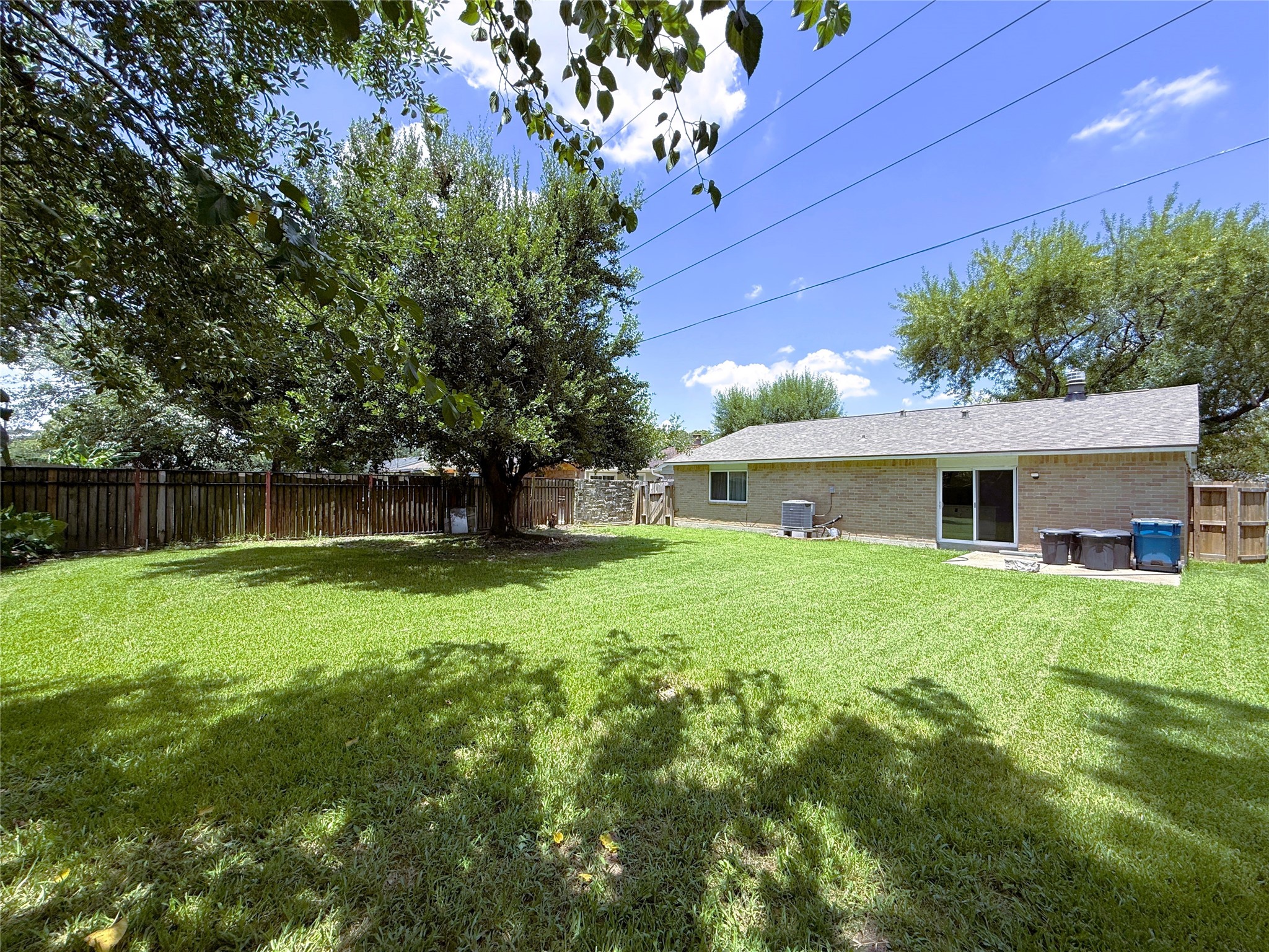 7526 Goldfinch Drive, Humble, TX 77396