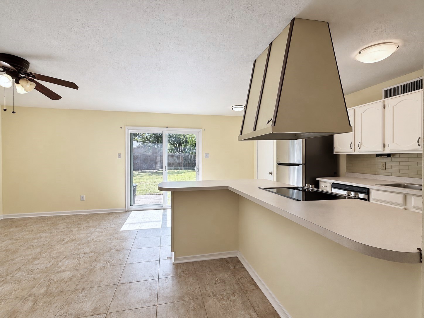 7526 Goldfinch Drive, Humble, TX 77396