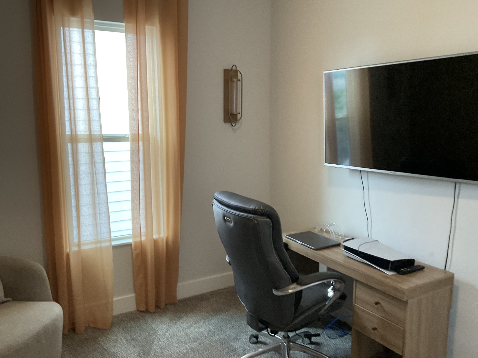 Large room with lots of light