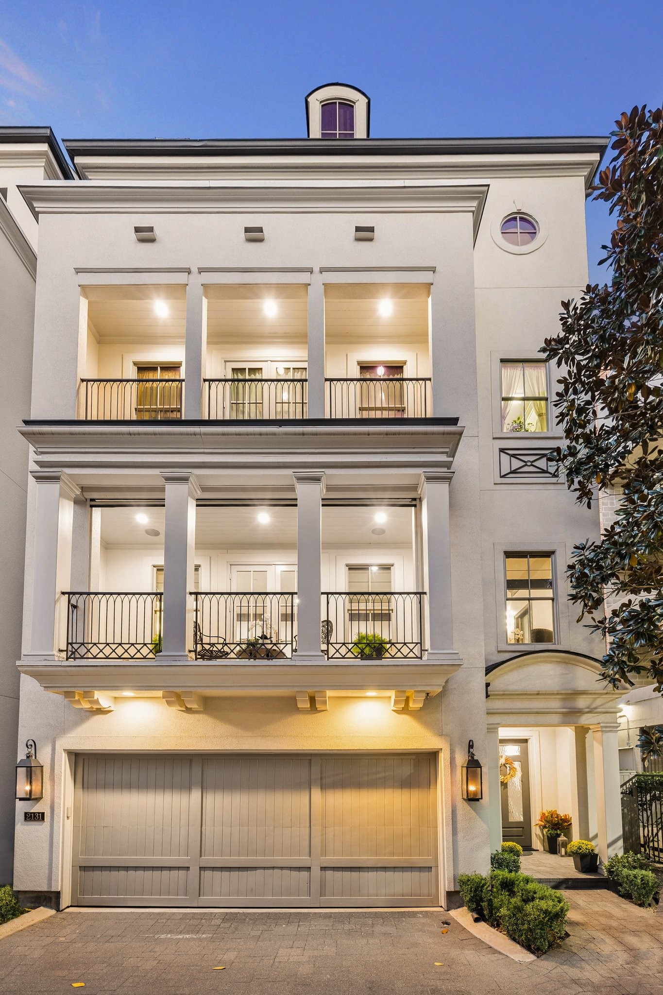 Welcome to 2131 Bancroft! Exceptional Pelican Builders residence in an exclusive gated enclave of just 18 homes, offering over 4,000 SF, 34 bedrooms, 4.5 baths, a private elevator, game room, study, and sophisticated luxury living in Houstons Inner Loop.