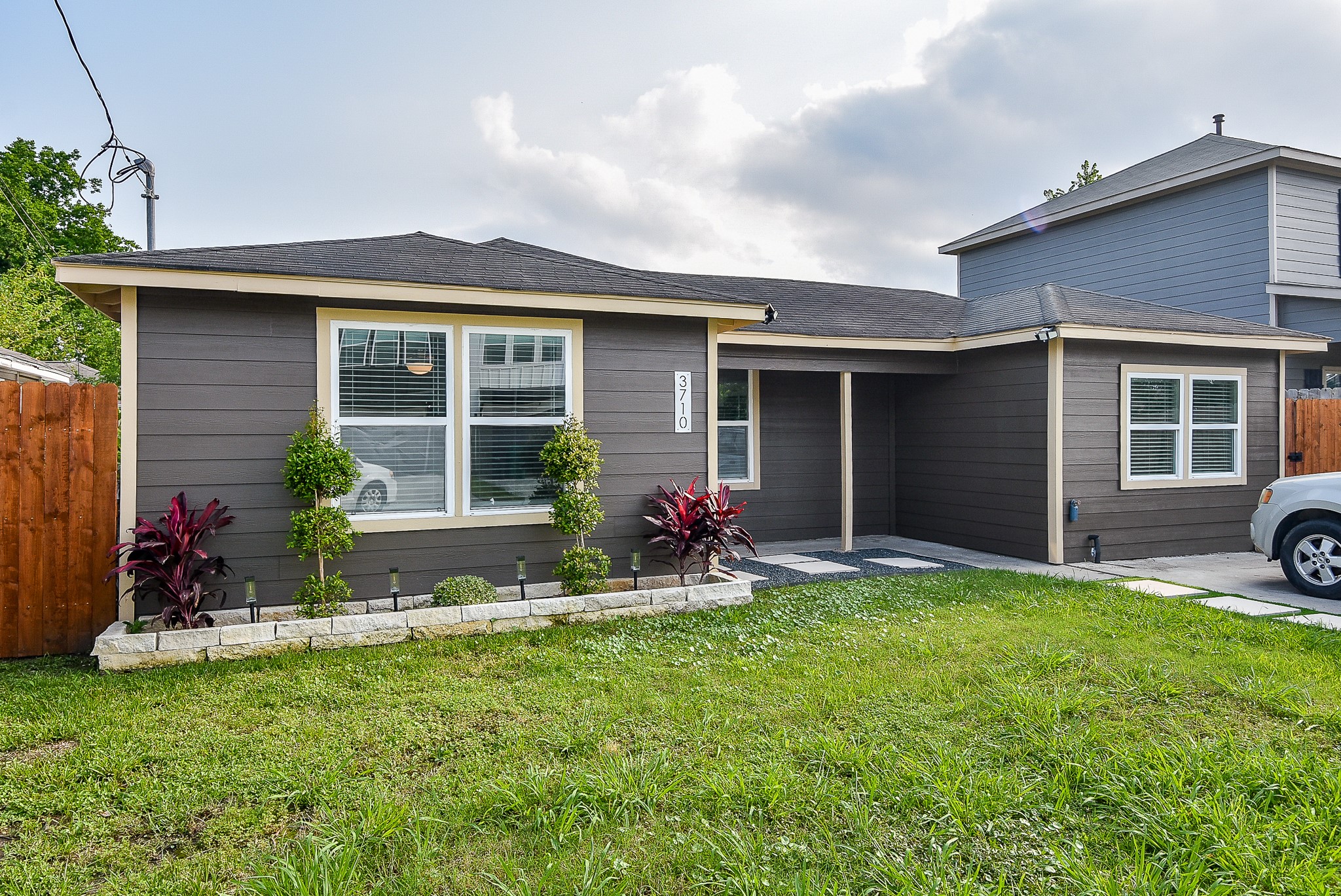 3710 Dreyfus Street, Houston, TX 77021 3710 Dreyfus Street, Houston, TX 77021