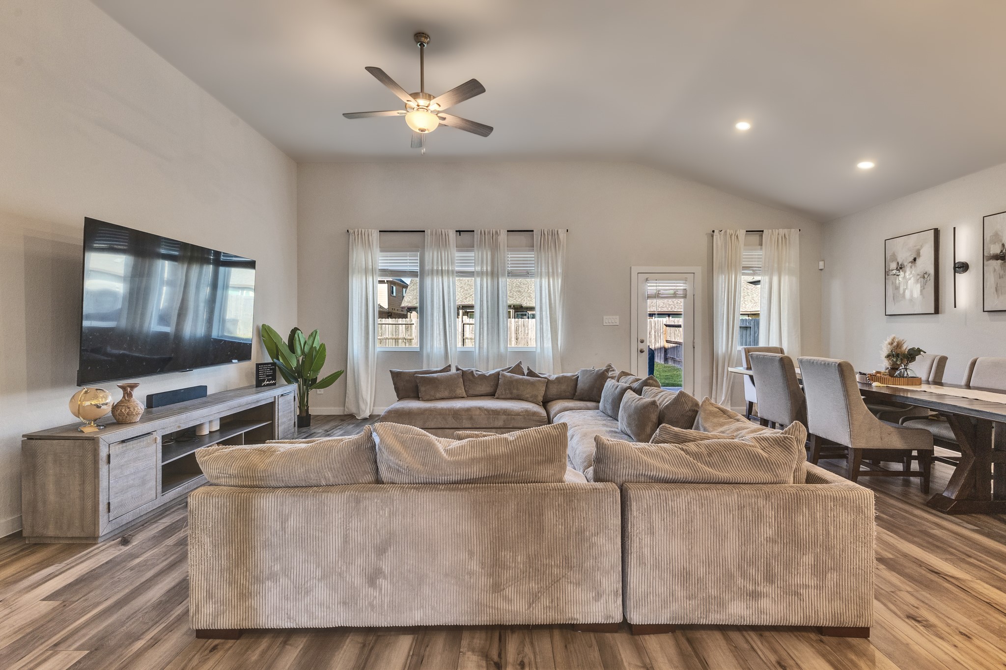 10842 Bodie Hills Drive, Rosharon, TX 77583