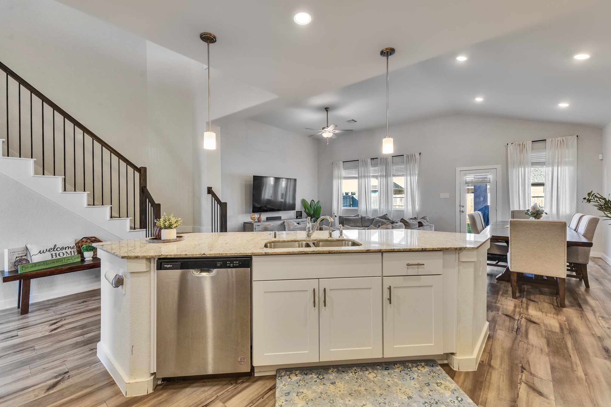 10842 Bodie Hills Drive, Rosharon, TX 77583
