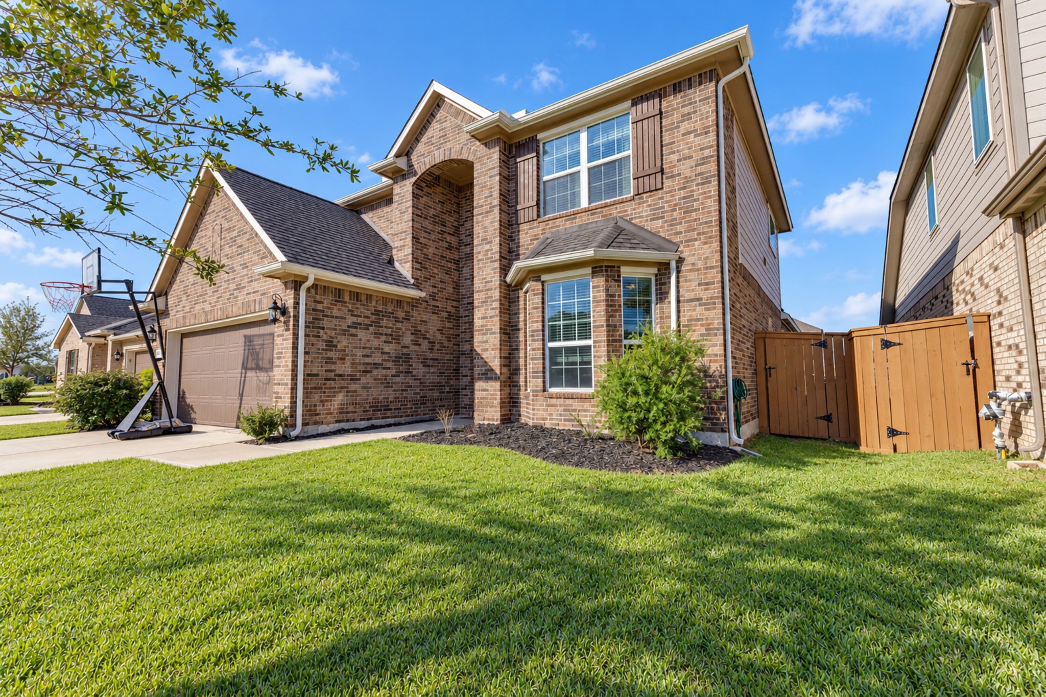 10842 Bodie Hills Drive, Rosharon, TX 77583