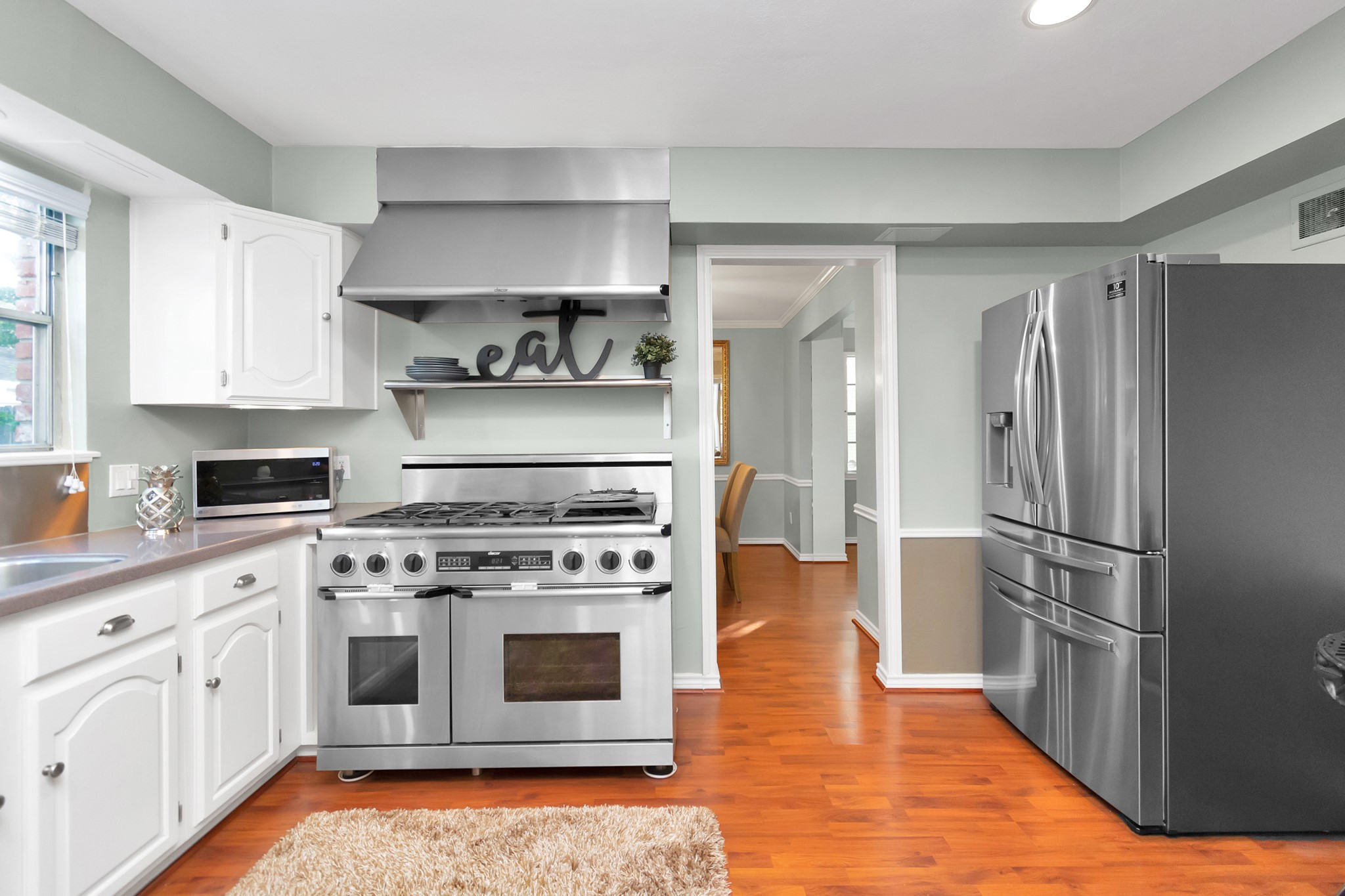 Dacor double oven and hood