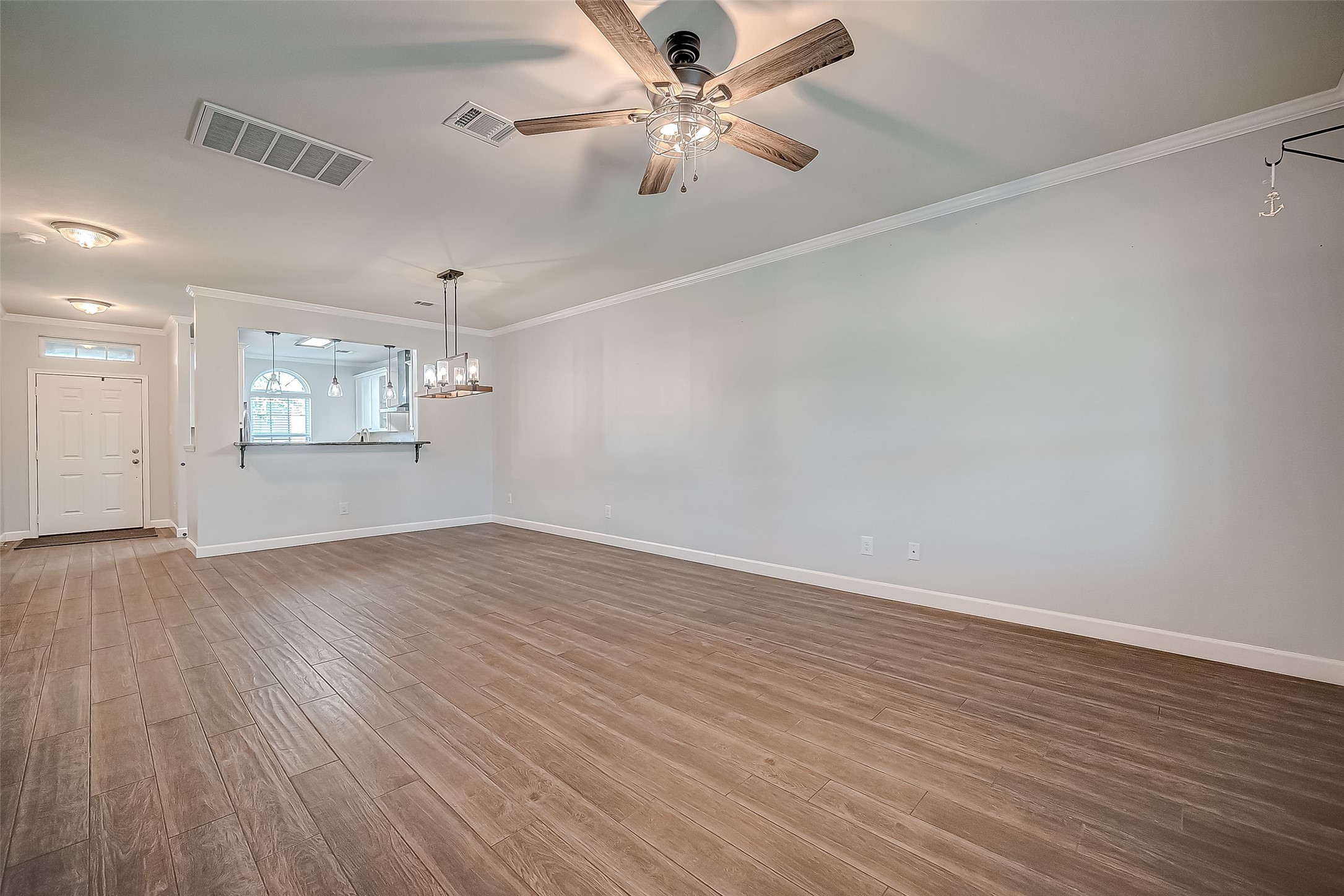 346 Apache Field Lane, La Marque, TX 77568