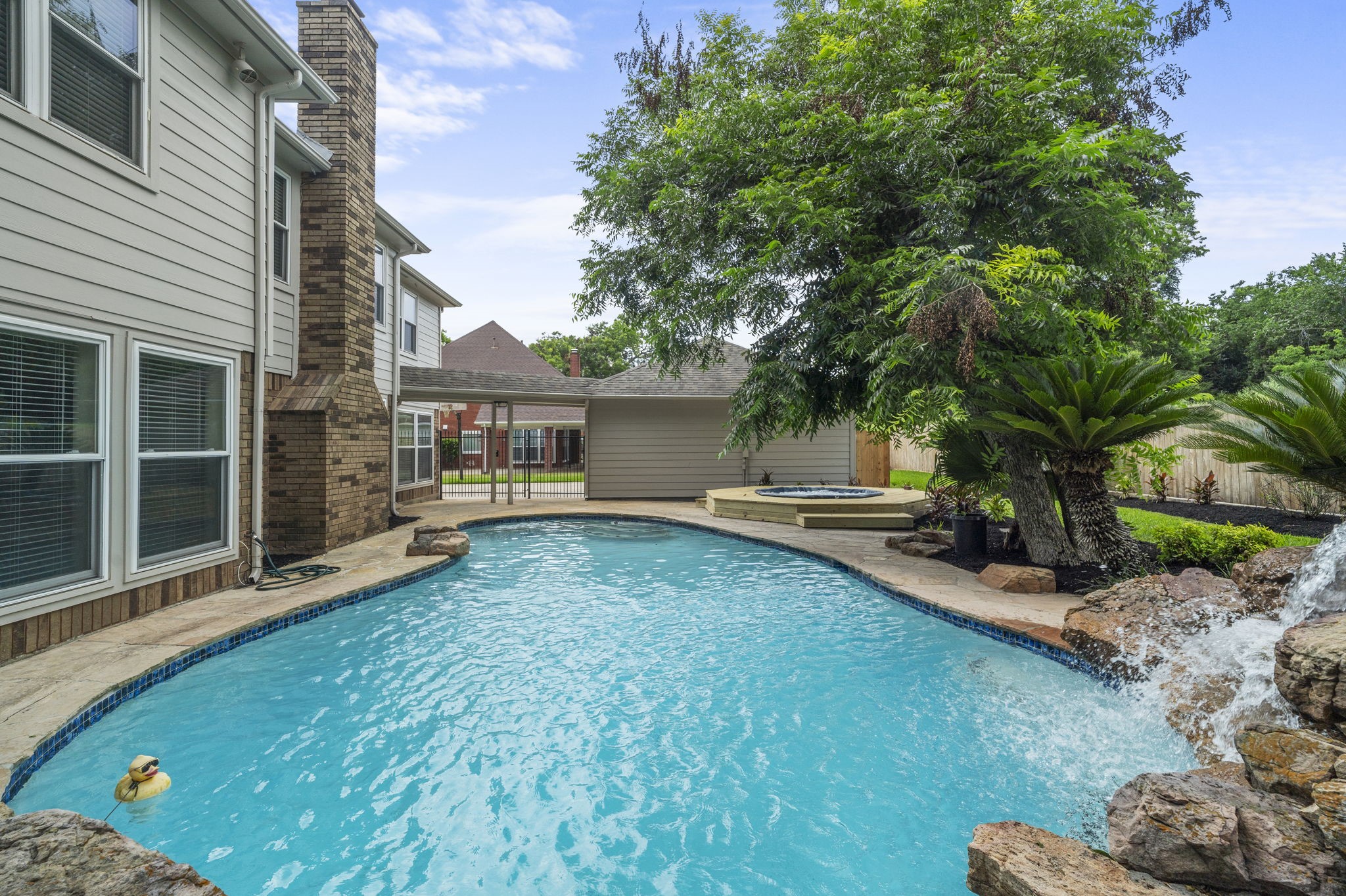 Expansive decking provides plenty of room for lounging, dining & enjoying the outdoors.