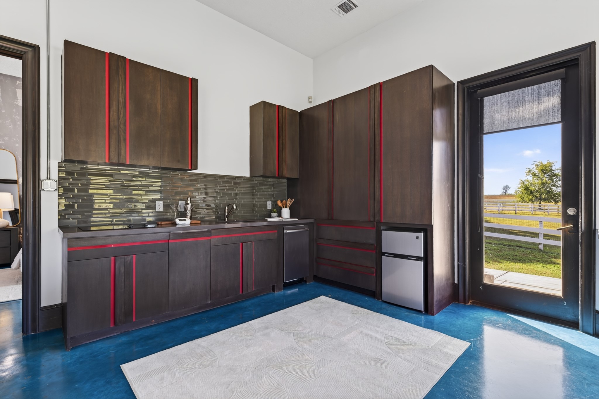 A private kitchenette lets guests settle in, stay longer and feel completely at home.