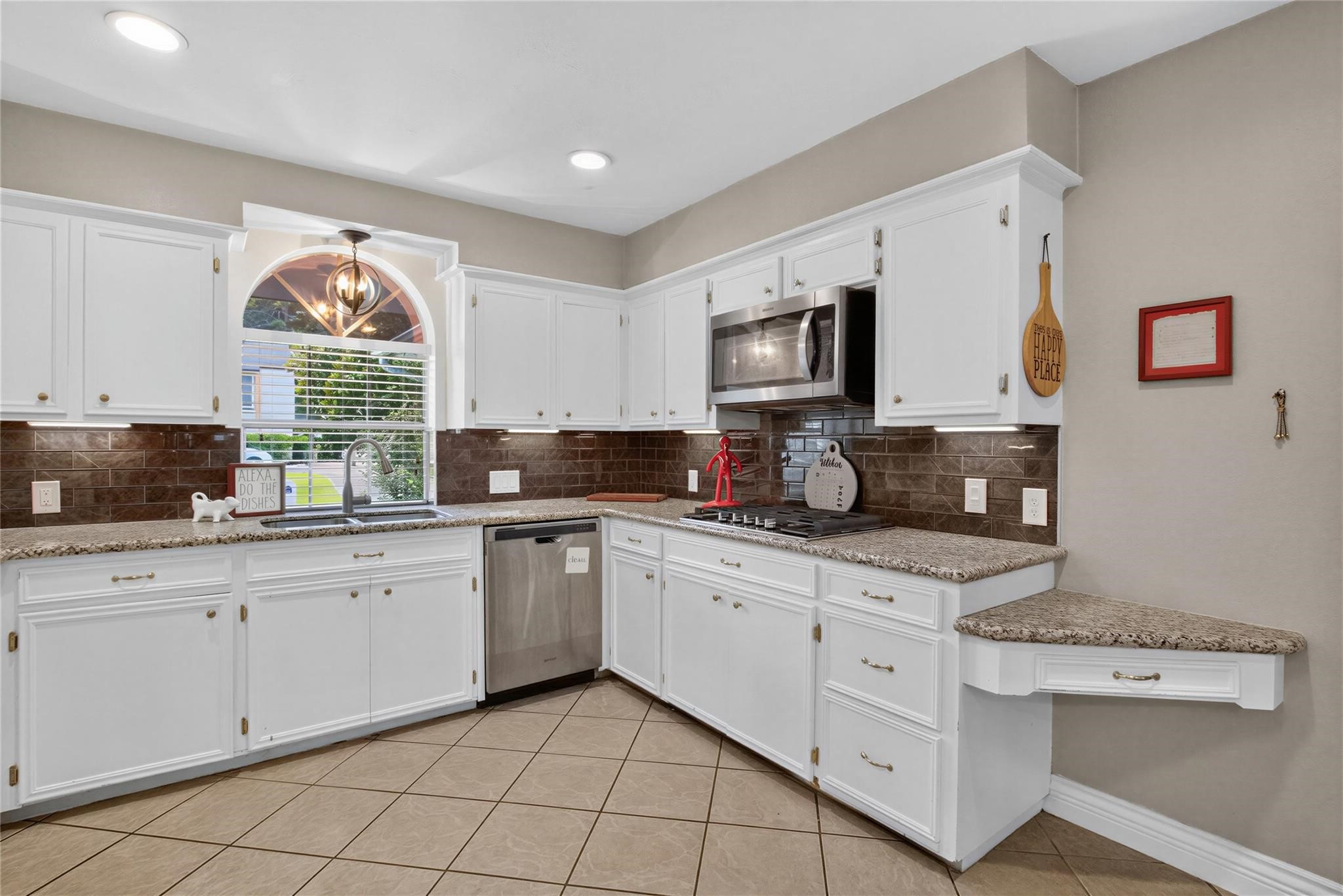 5451 Appleblossom Lane, Friendswood, TX 77546