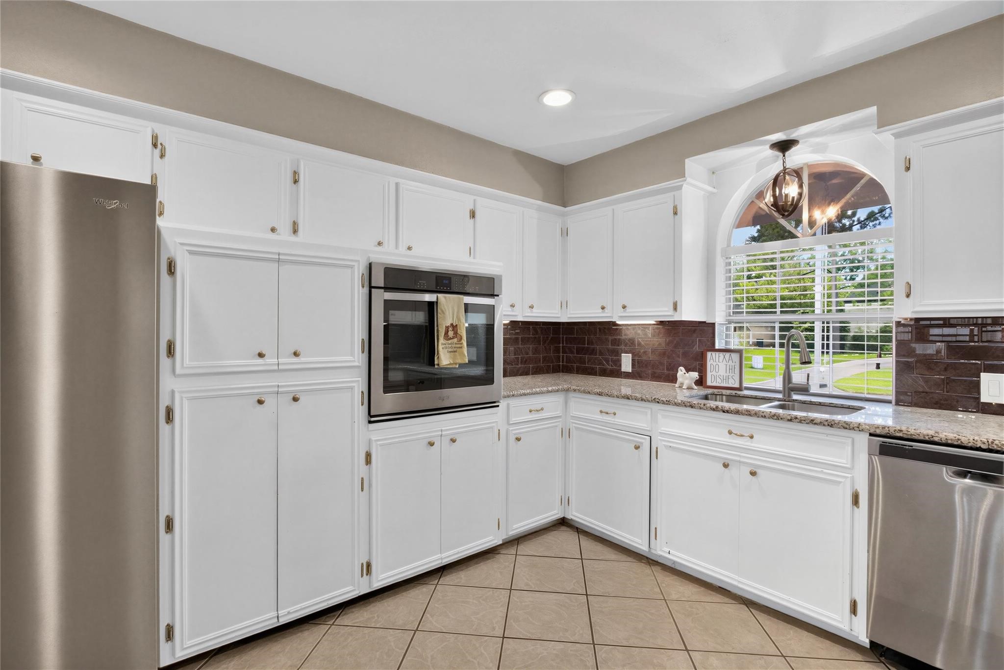 5451 Appleblossom Lane, Friendswood, TX 77546