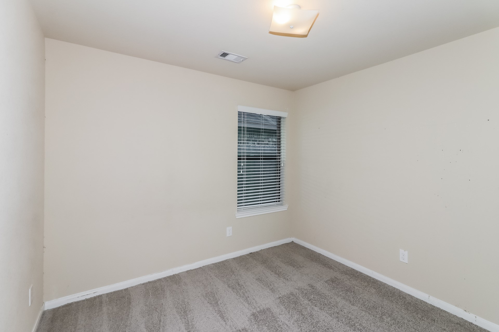 429 De Coster Boulevard, Alvin, TX 77511