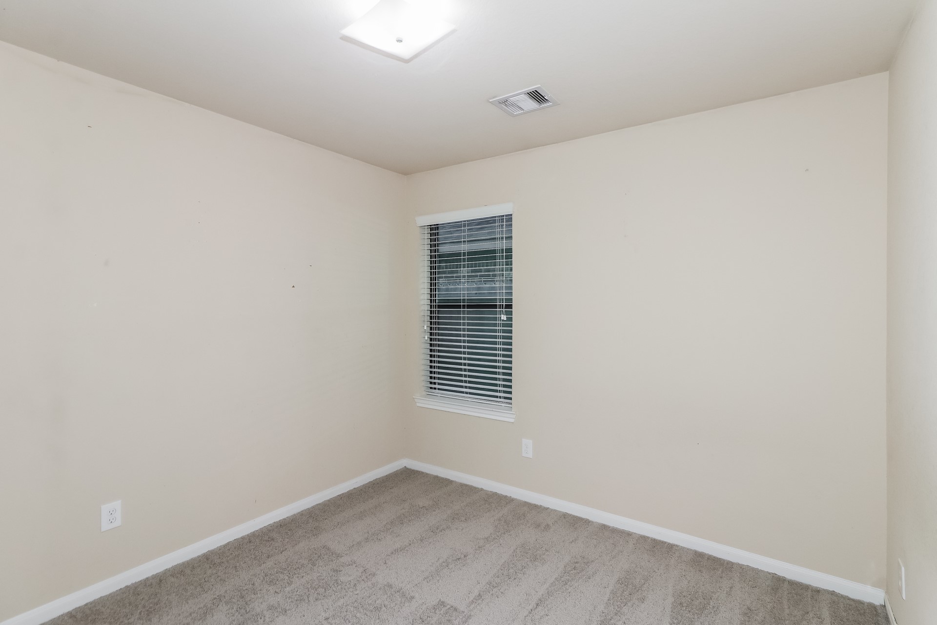 429 De Coster Boulevard, Alvin, TX 77511