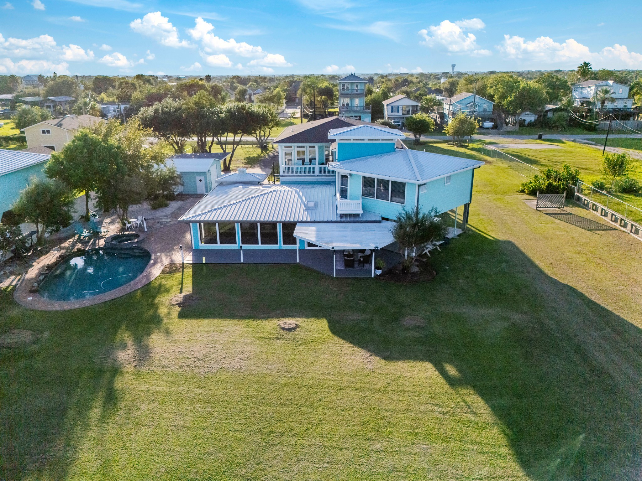 815 5th Street, Dickinson, TX 77539