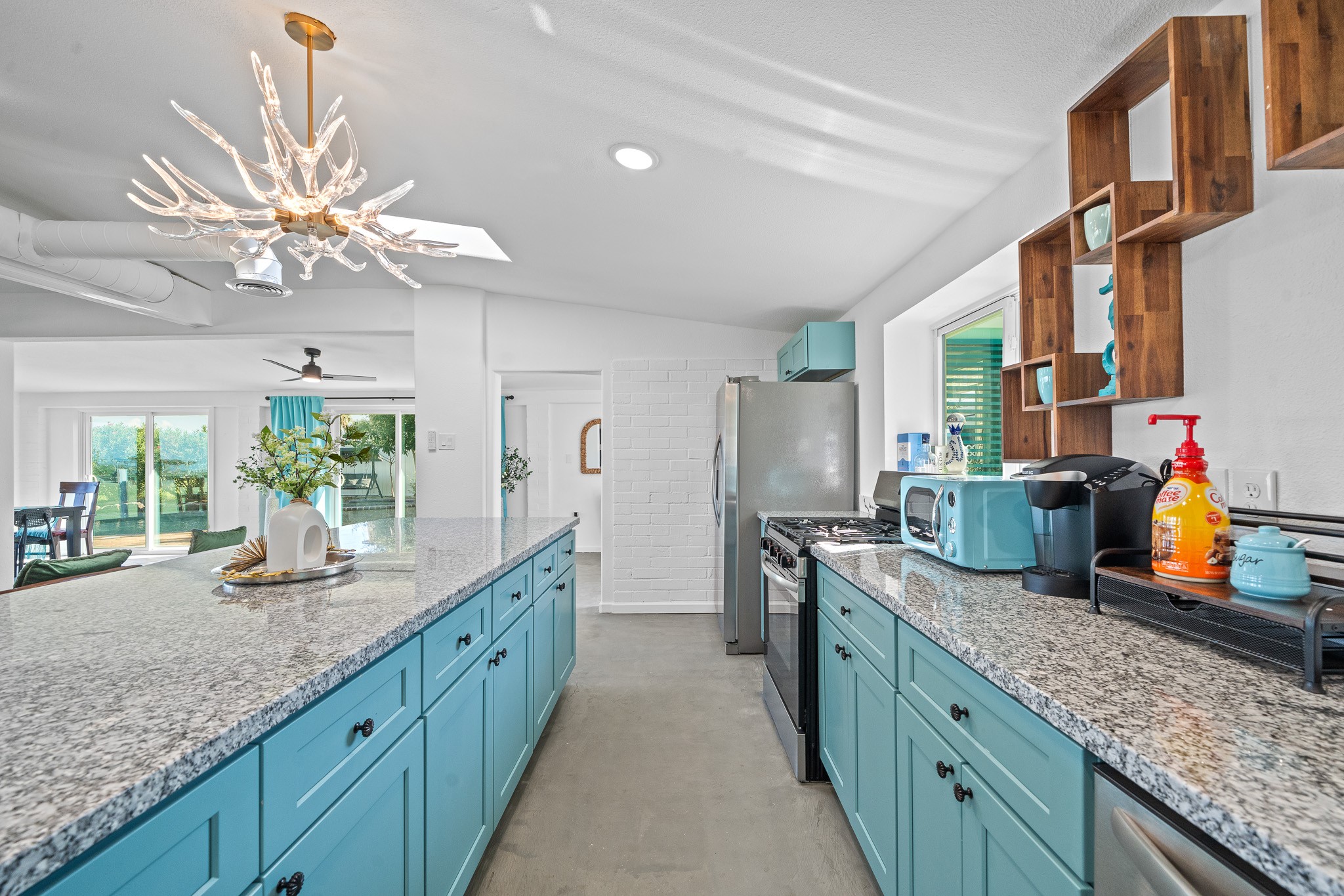815 5th Street, Dickinson, TX 77539