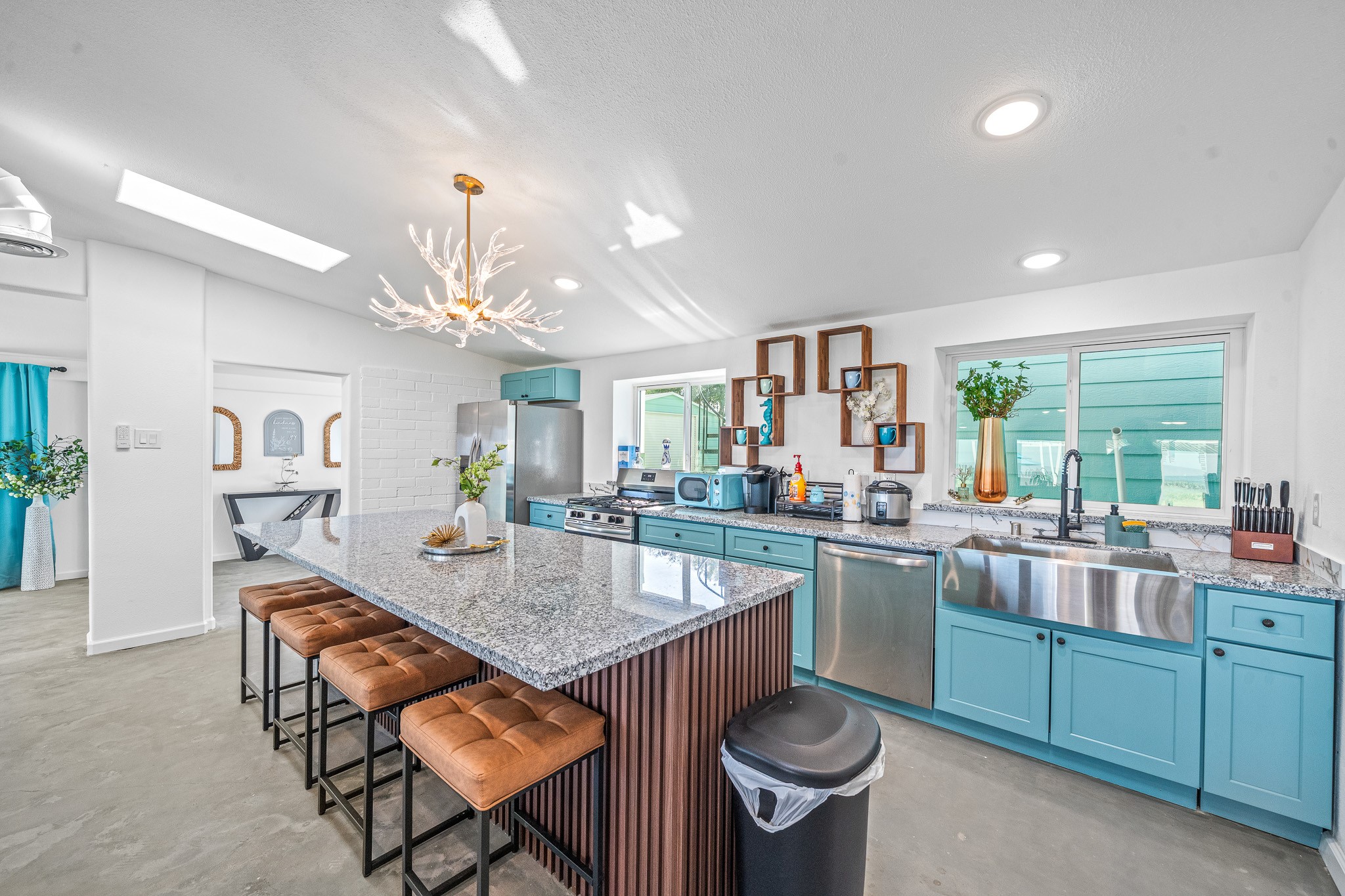 815 5th Street, Dickinson, TX 77539