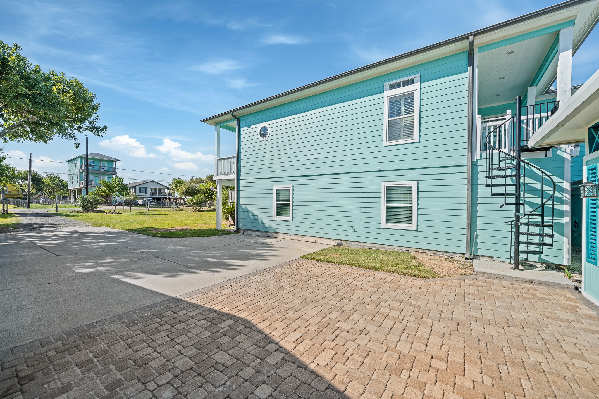 815 5th Street, Dickinson, TX 77539