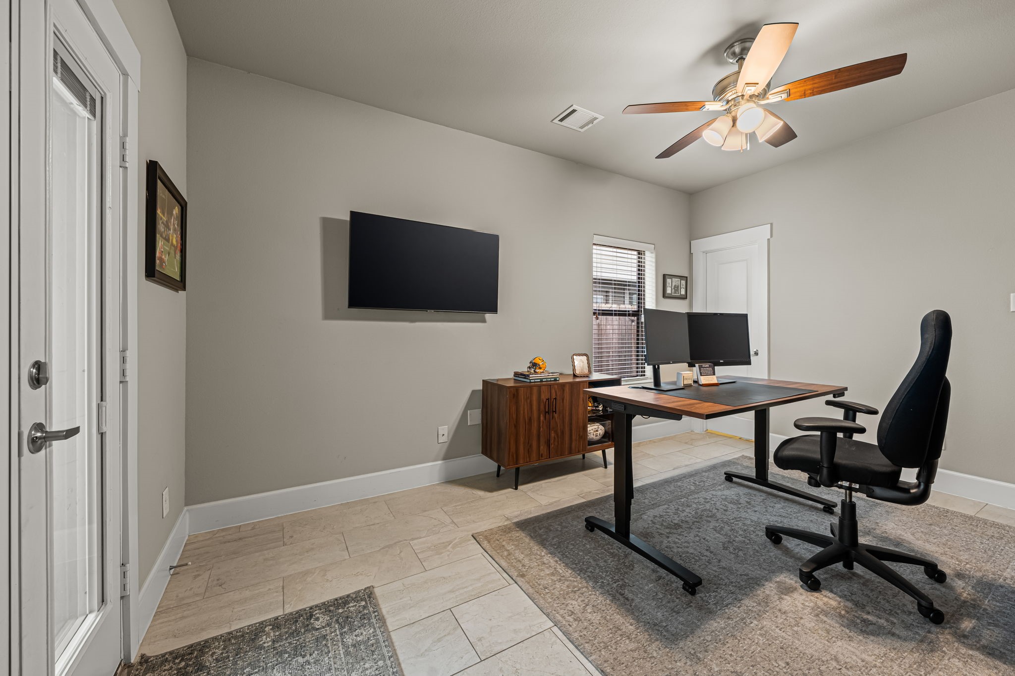 Soft daylight and a quiet neutral palette shape an inviting retreat away from the main gathering spaces. Equally suited to guests or a dedicated home office, this room offers welcome flexibility. Soft daylight and a quiet neutral palette shape an inviting retreat away from the main gathering spaces. Equally suited to guests or a dedicated home office, this room offers welcome flexibility.