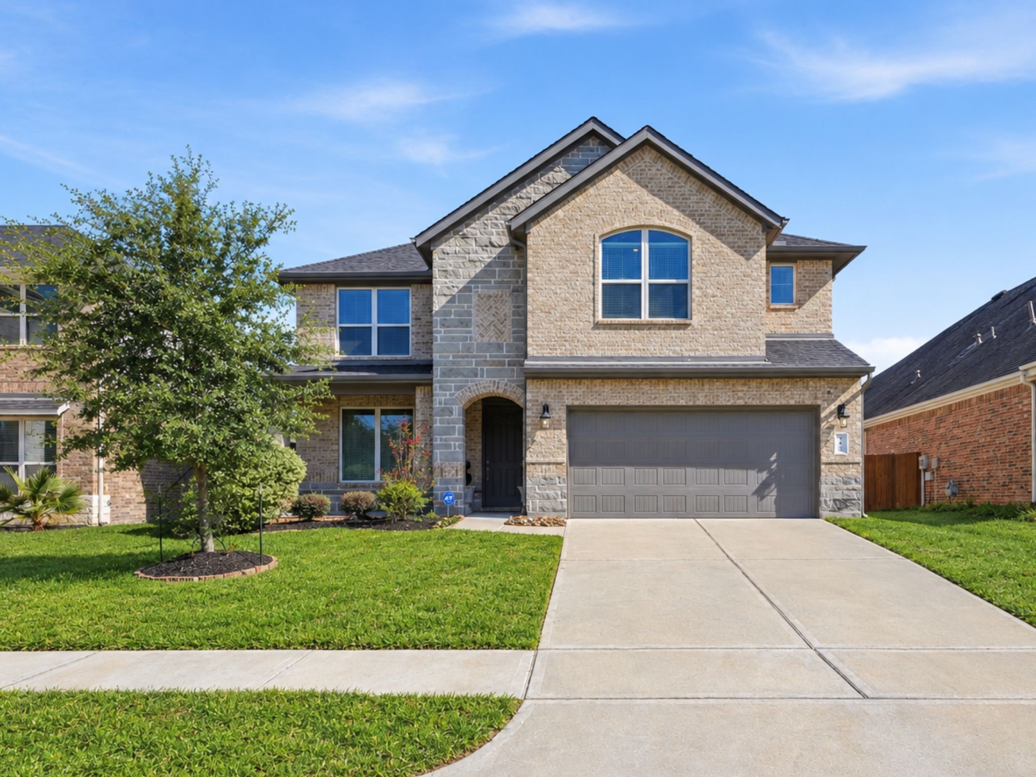 Welcome to 322 Westlake Terrace a beautiful 4/5 bedroom home located minutes from Lake Conroe.